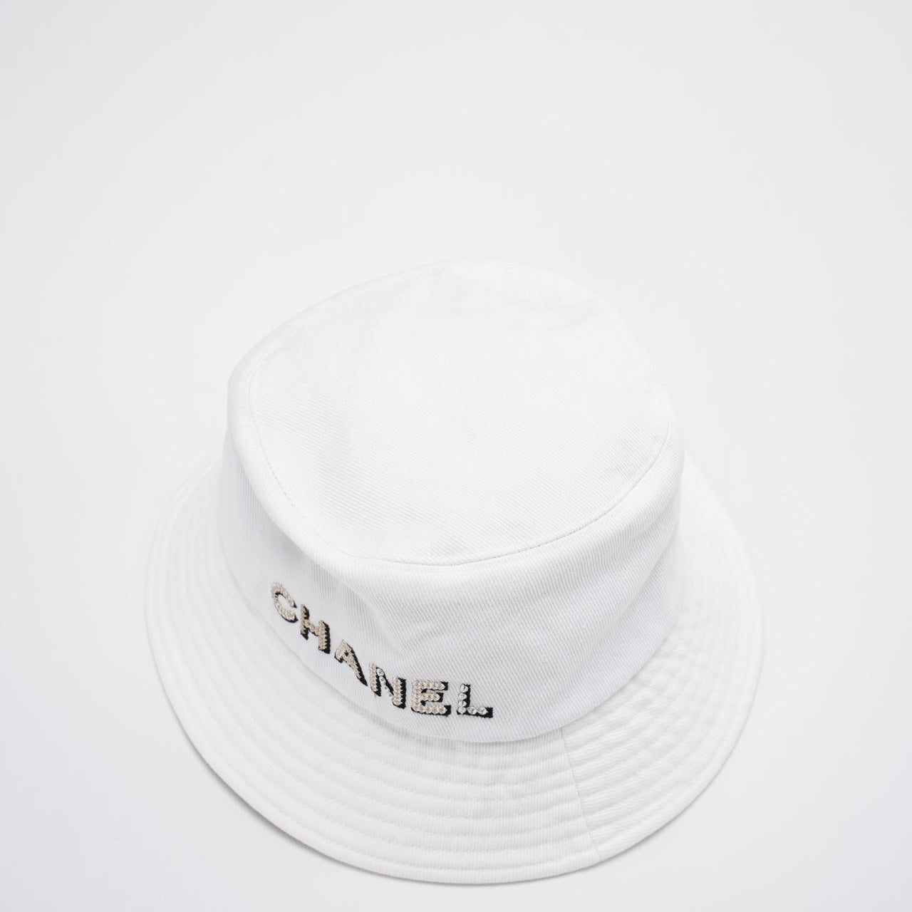 Chanel Denim Bucket Hat in White with Logo – Size S