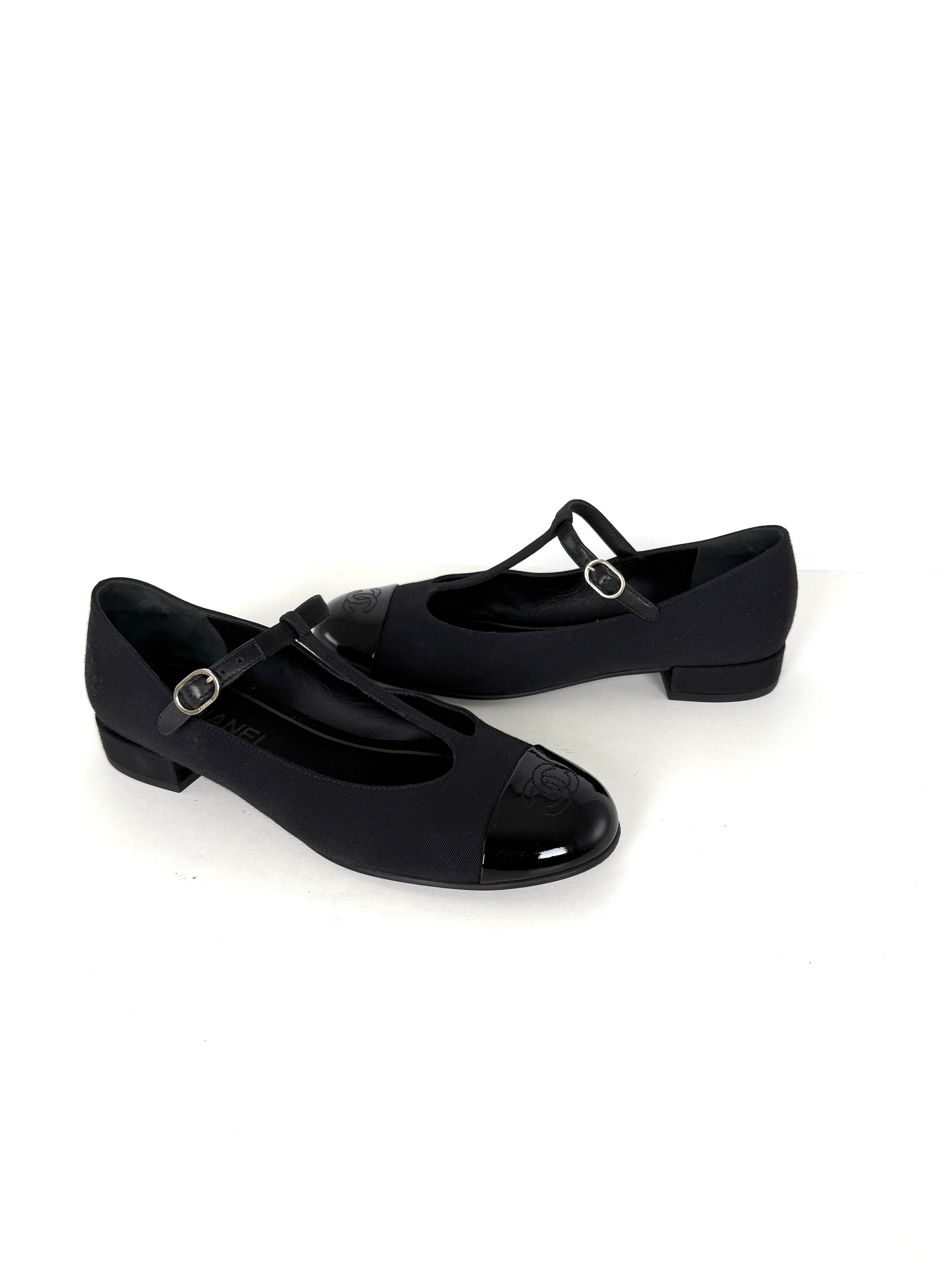 CHANEL Cap Toe Mary Jane Satin Patent Leather CC Logo Low Heel Pumps 39 8.5
