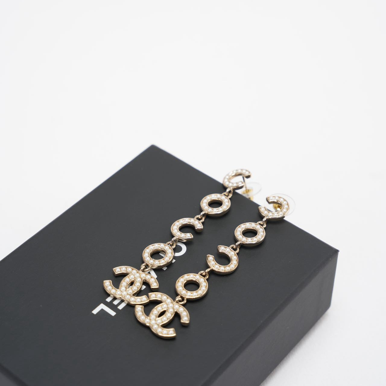 Chanel Coco Drop Earrings Pearl Crystal CC in Gold