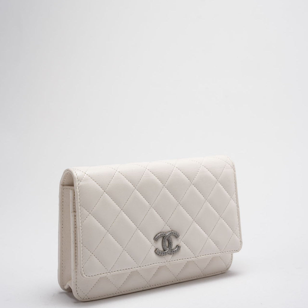Chanel Wallet on Chain Timeless/Classique Leather Crossbody Bag in White with Silver Crystal Hardware