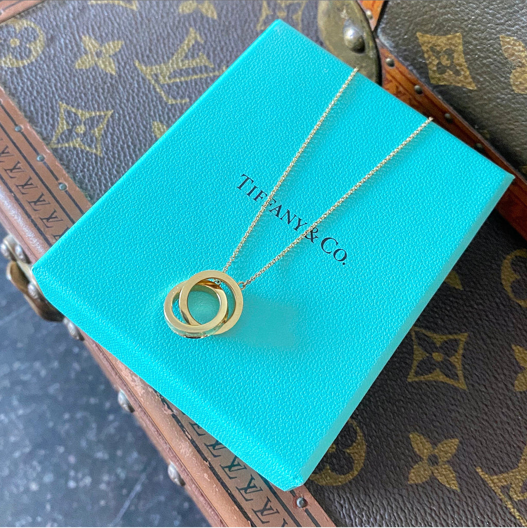 Tiffany and Co.  18k Gold Interlocking Circles Pendant Necklace