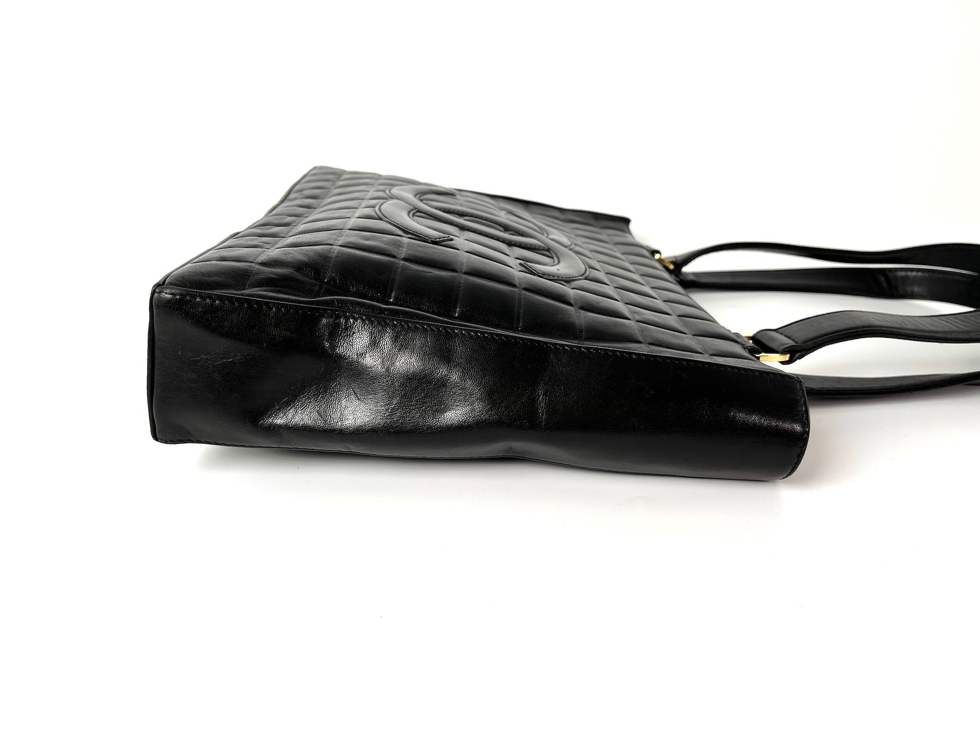 Vintage CHANEL Chocolate Bar Black Leather Shoulder  Bag