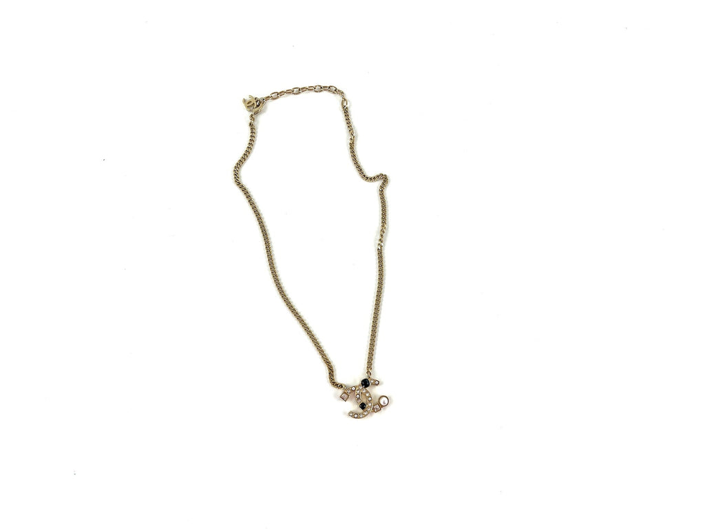 New CHANEL Pale Gold 2022 Crystal Faux Pearl Pendant Necklace