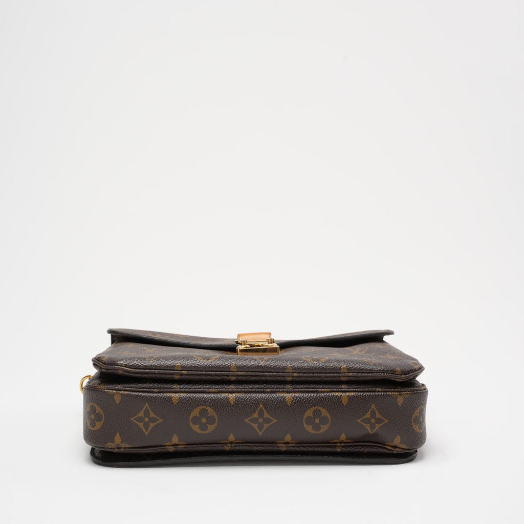 Louis Vuitton Pochette Métis Monogram Canvas