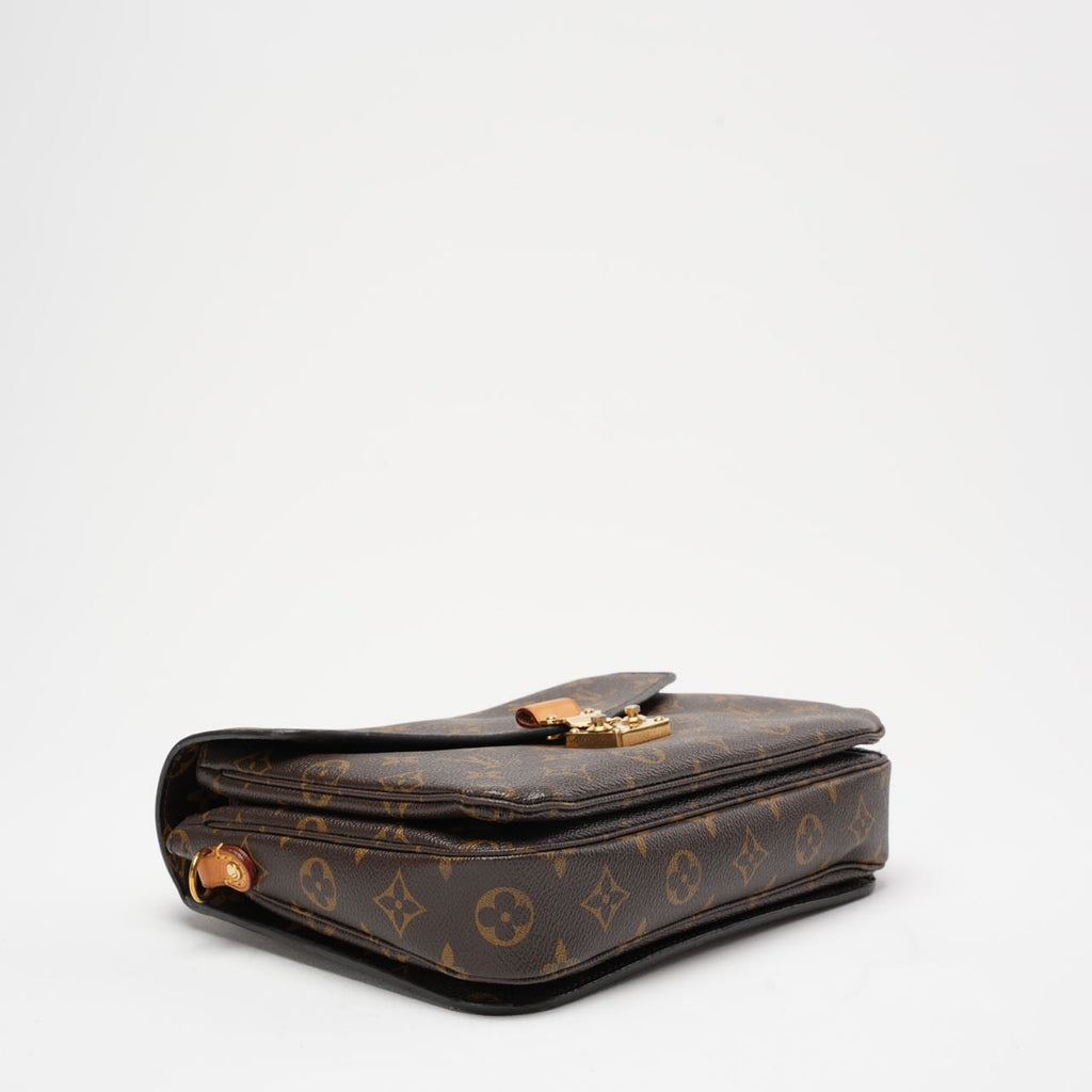 Louis Vuitton Pochette Métis Monogram Canvas