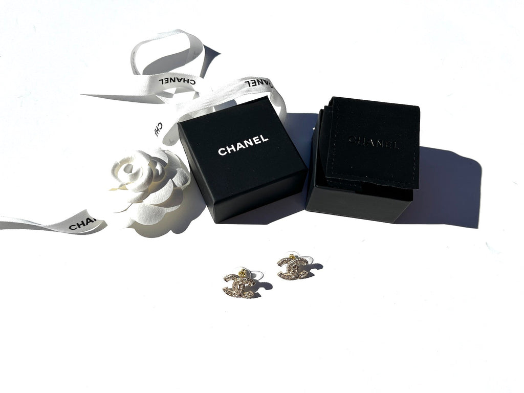 New CHANEL Strass 2023 CC Stud Earrings