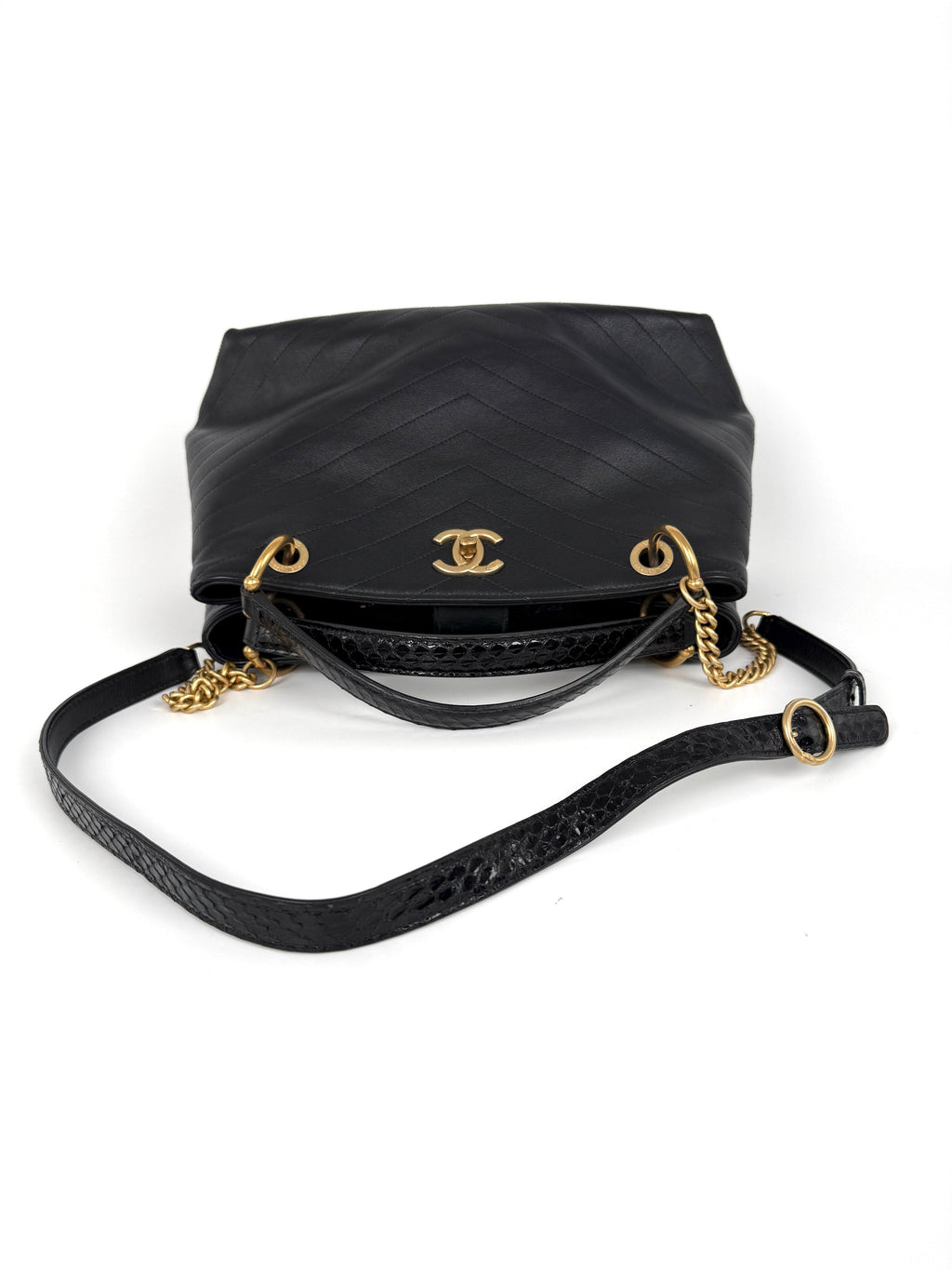 CHANEL Large Chevron Stitched Chic Shopping Black Calfskin Leather Snakeskin Tote Bag