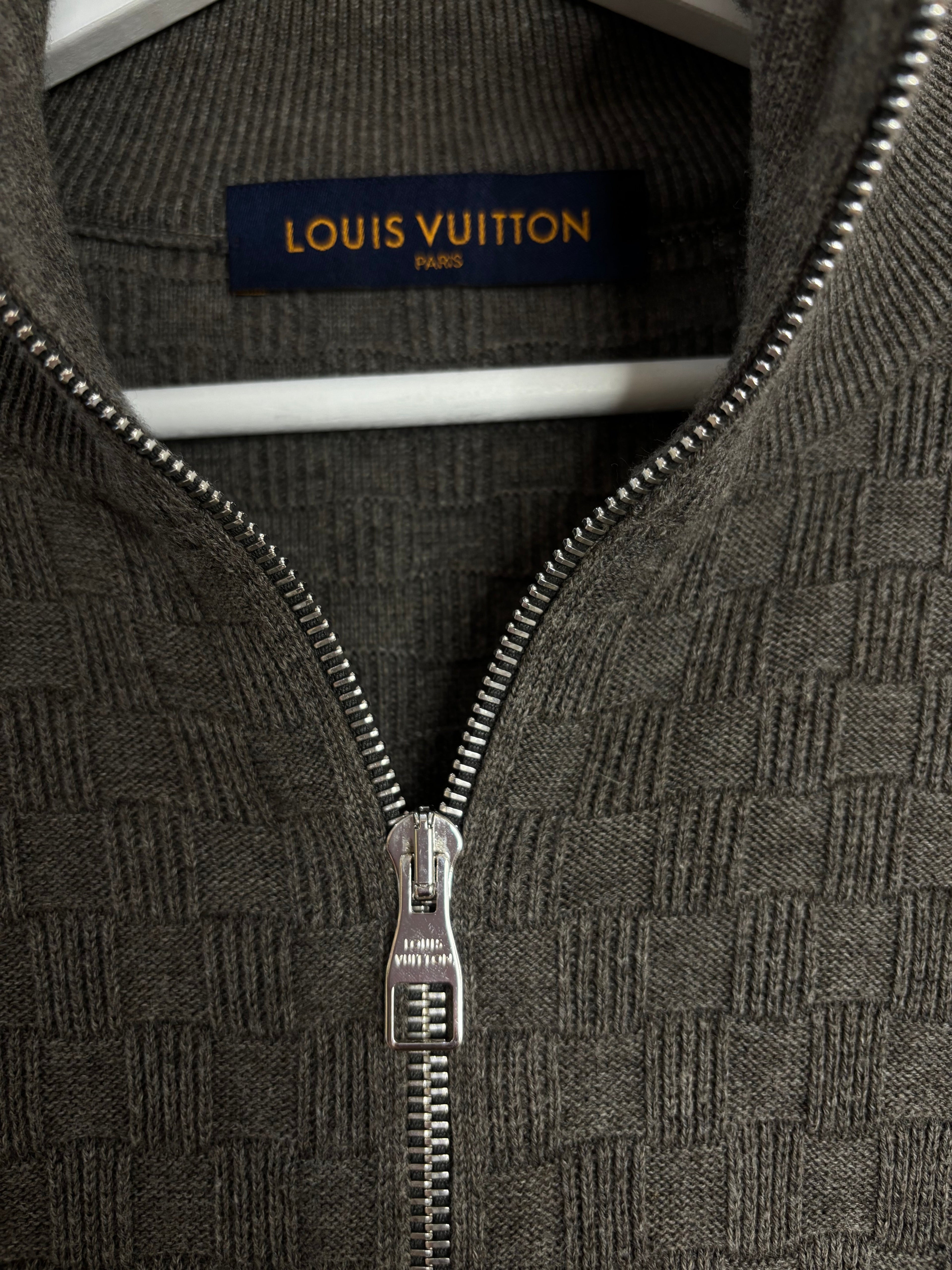 Louis Vuitton Gray igan with Damier Motif Size M