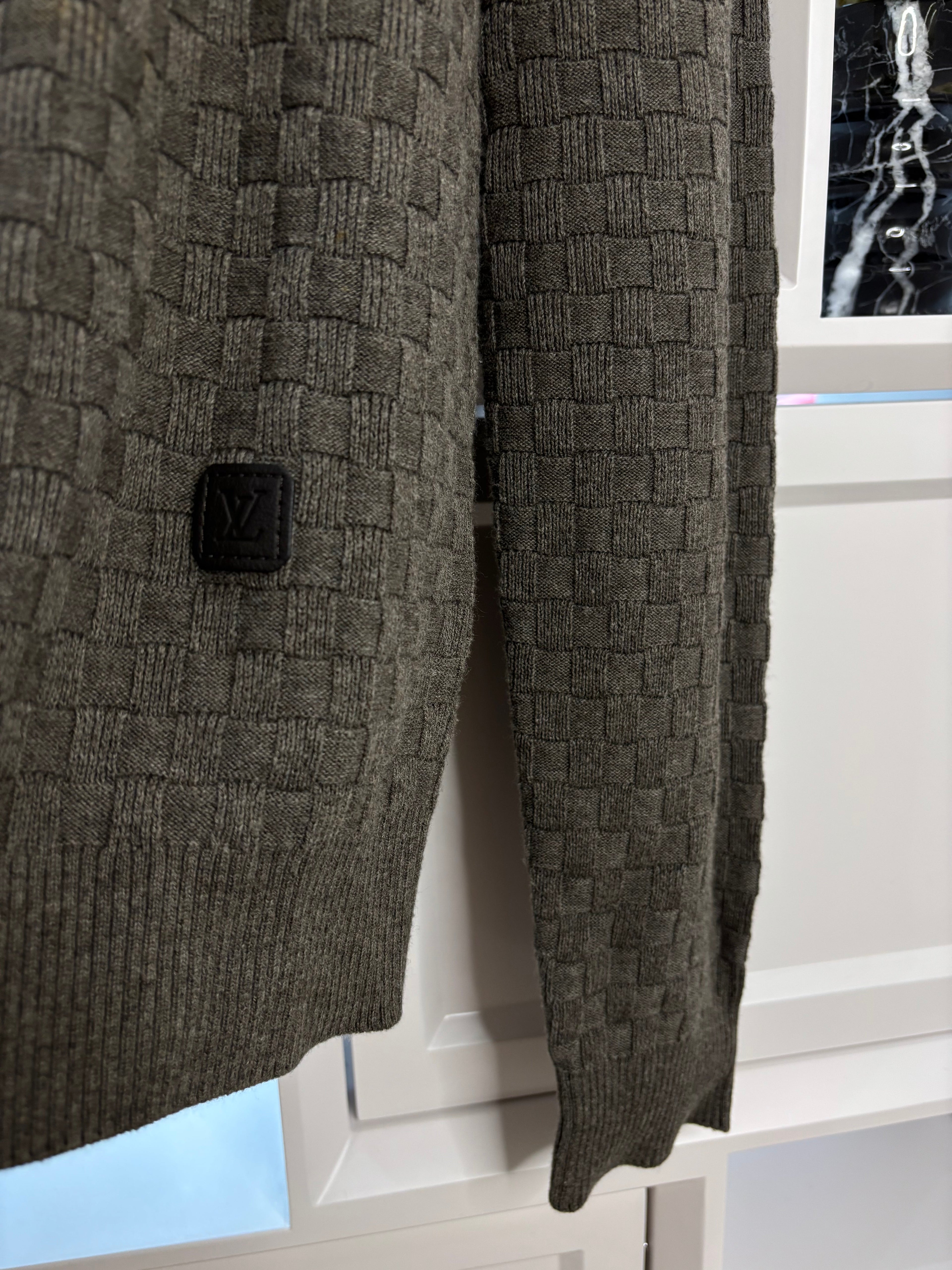 Louis Vuitton Gray igan with Damier Motif Size M