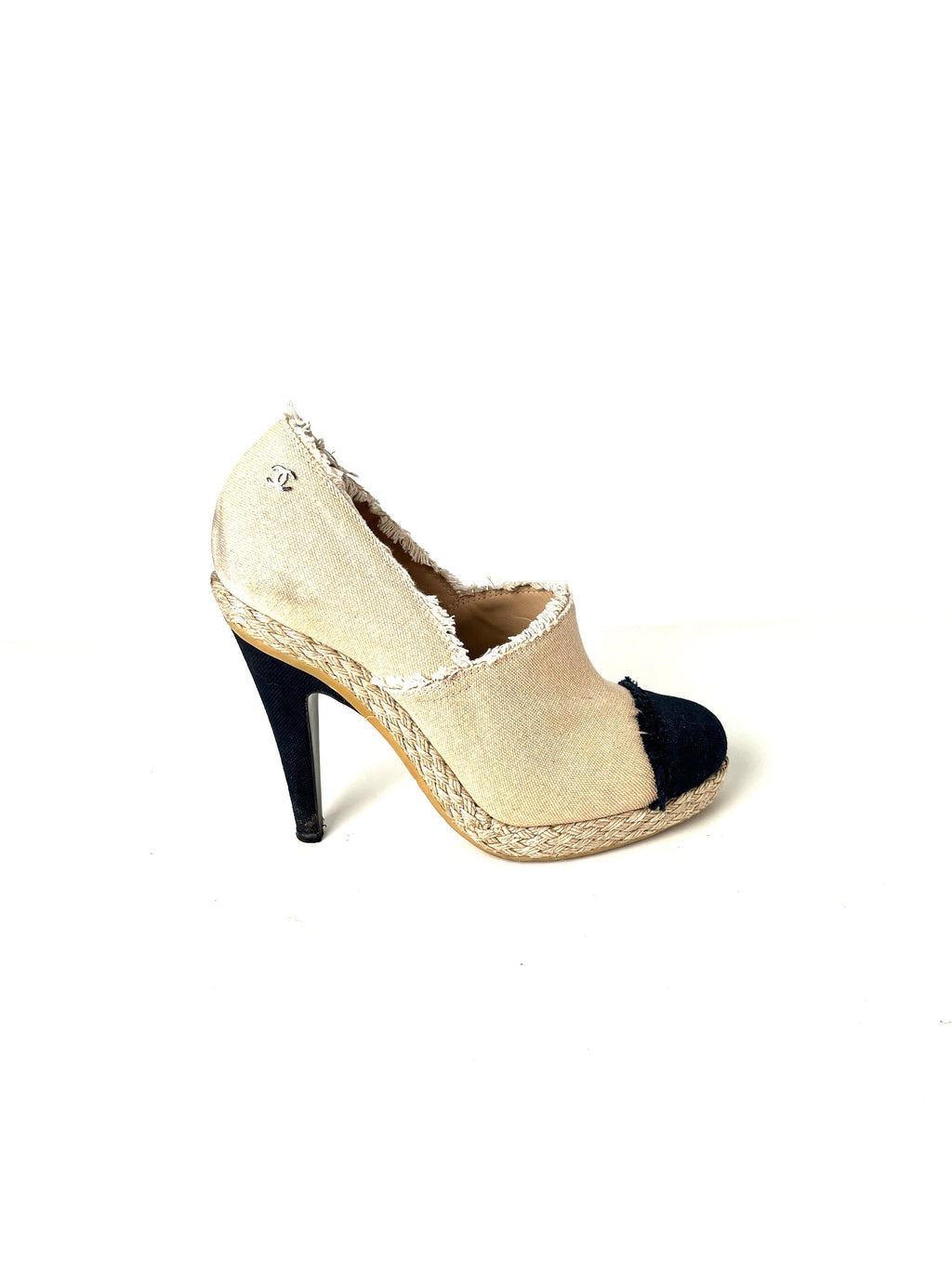 CHANEL 2014 Cap Toe Frayed Canvas Bi Color Beige Black Espadrille Pumps 39 8.5