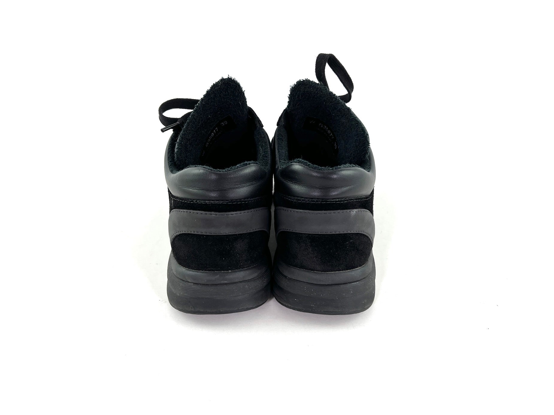 CHANEL Black 2020 Interlocking CC Logo Sneakers 39 8