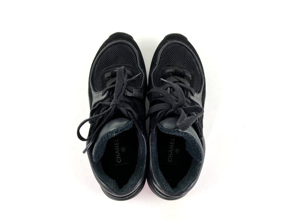CHANEL Black 2020 Interlocking CC Logo Sneakers 39 8