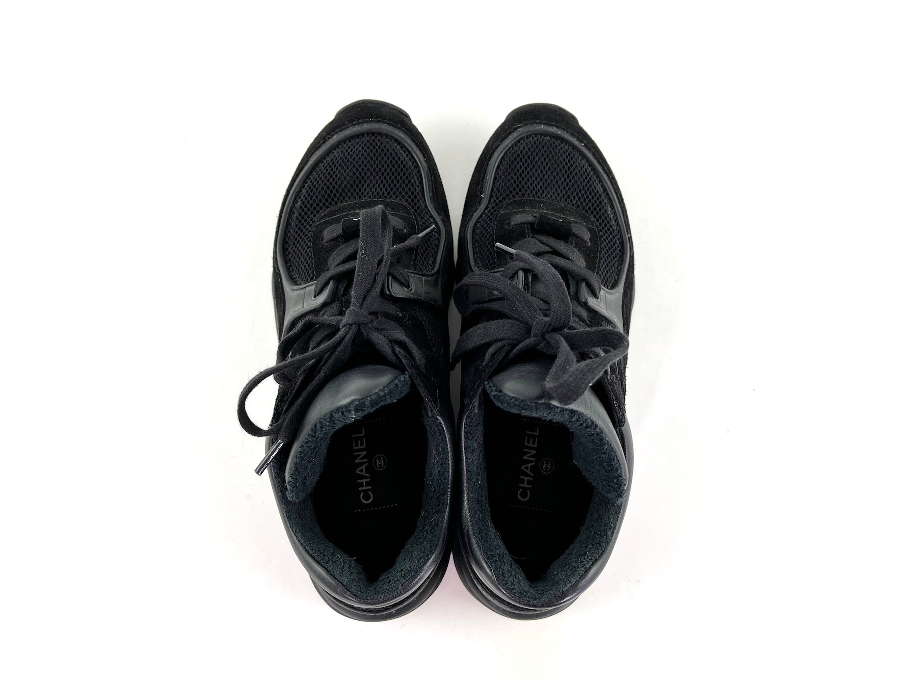 CHANEL Black 2020 Interlocking CC Logo Sneakers 39 8
