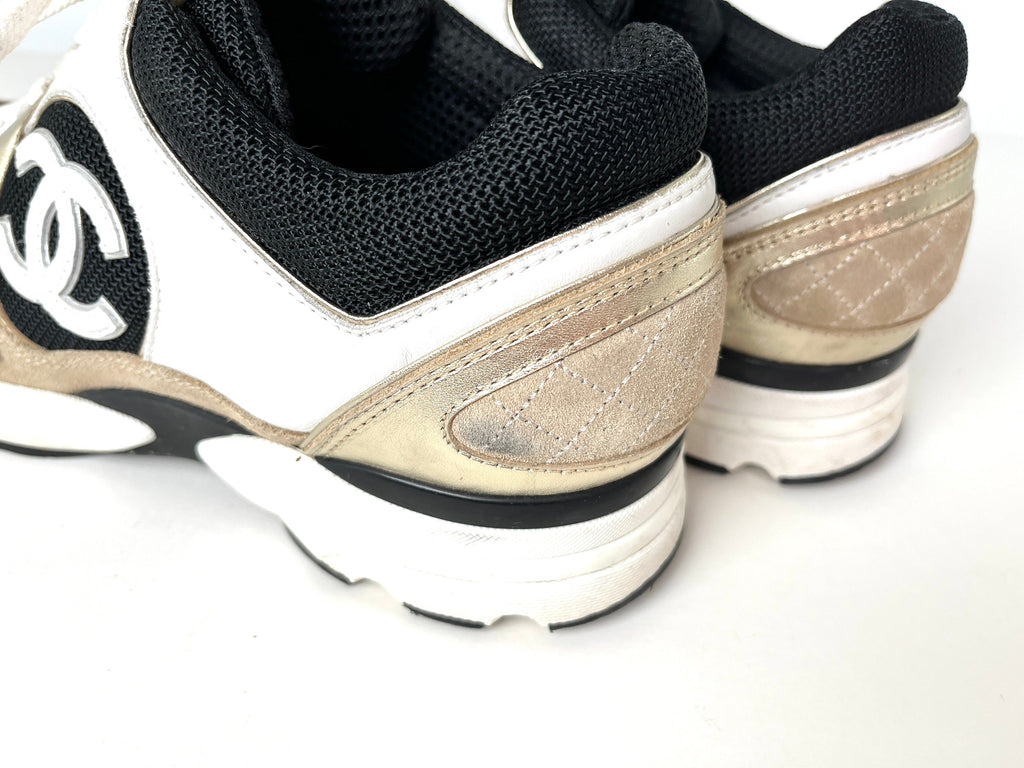 CHANEL 2023 Logo CC White Beige Black Sneakers 41 10