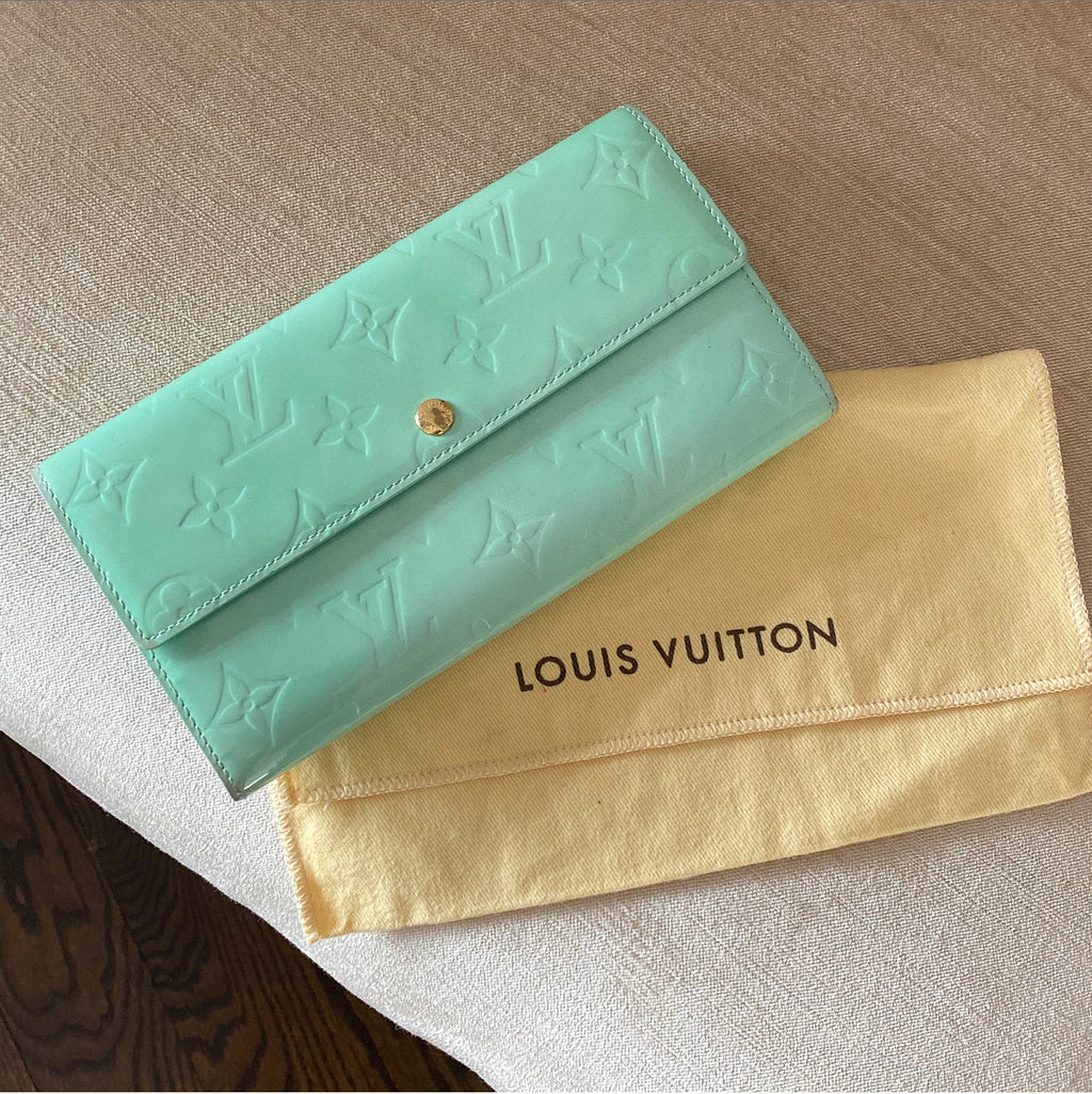 Louis Vuitton Mint Green Vernis Sarah Wallet