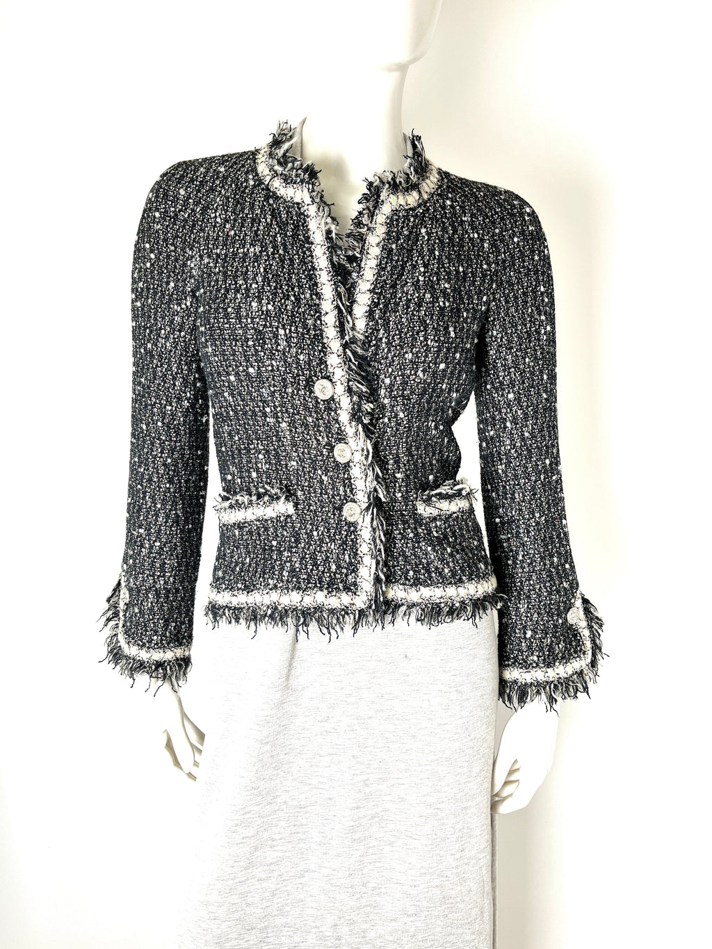 CHANEL Tweed 05A Black White Jacket igan 36 4