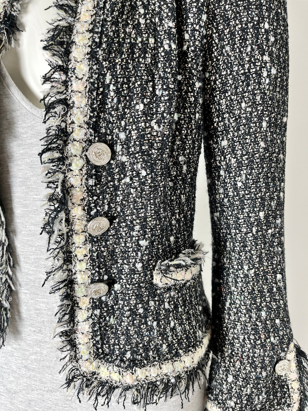 CHANEL Tweed 05A Black White Jacket igan 36 4
