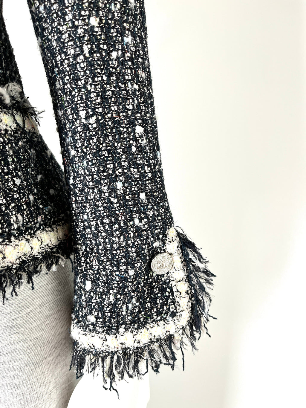CHANEL Tweed 05A Black White Jacket igan 36 4