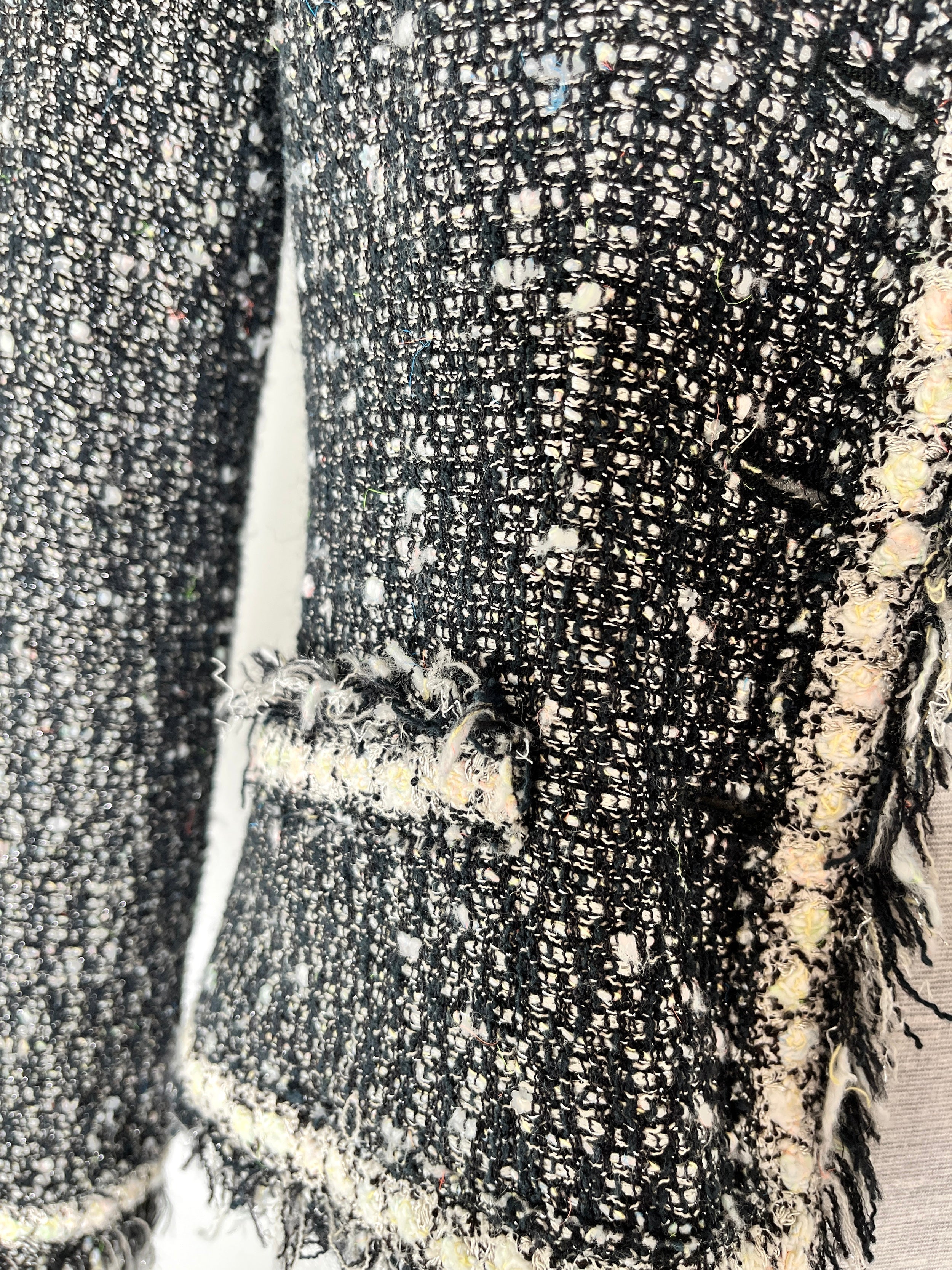 CHANEL Tweed 05A Black White Jacket igan 36 4