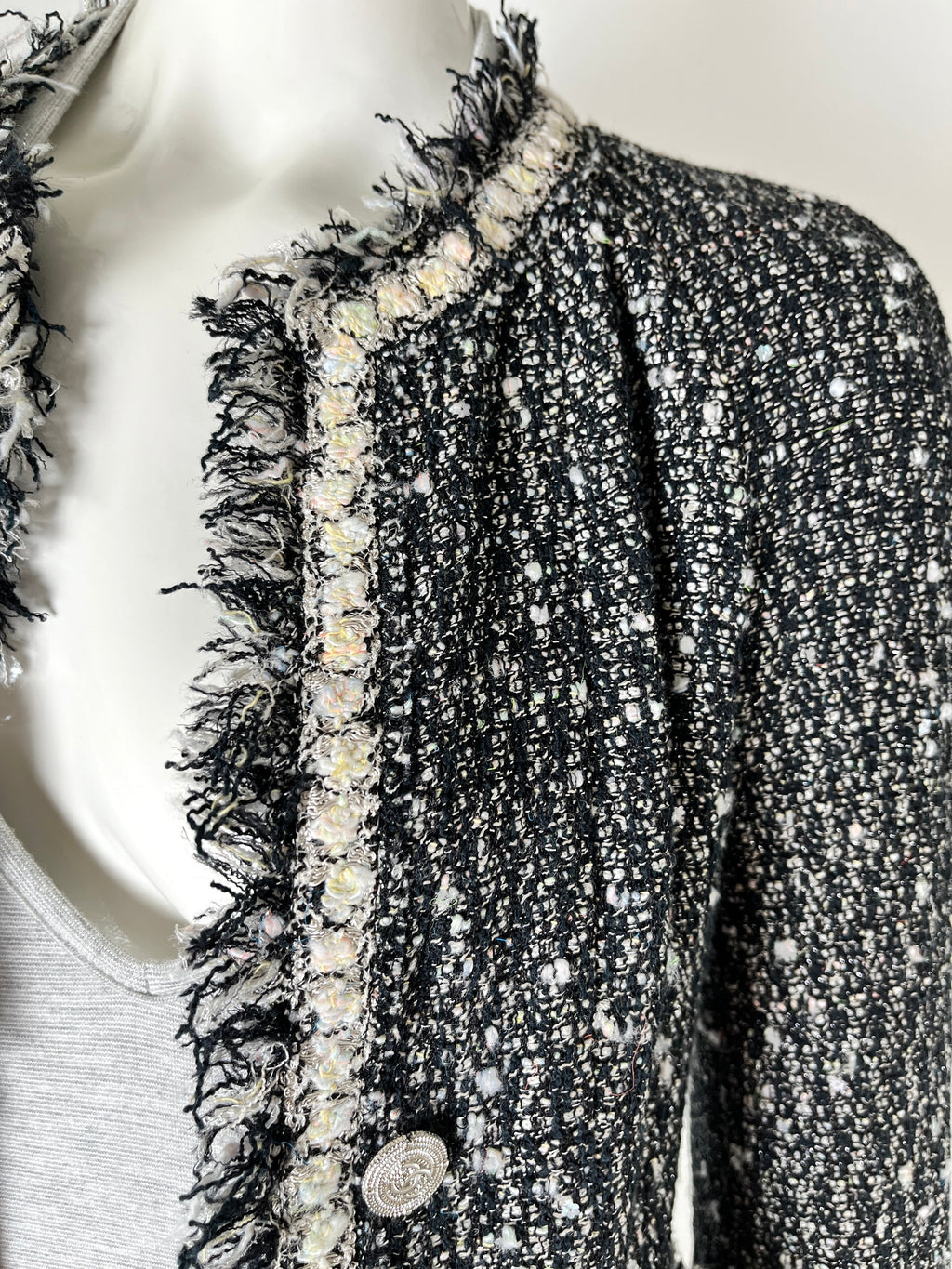 CHANEL Tweed 05A Black White Jacket igan 36 4