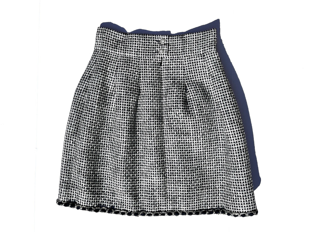 New CHANEL 16P Black White A Line Knee Length Skirt 42 6