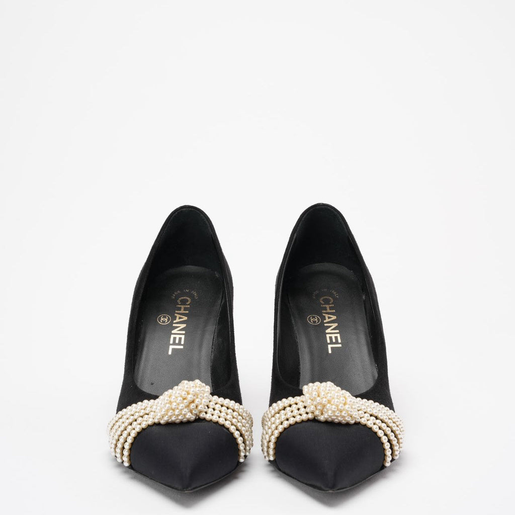 Chanel Black Suede Pearl Grosgrain Pumps size 38½