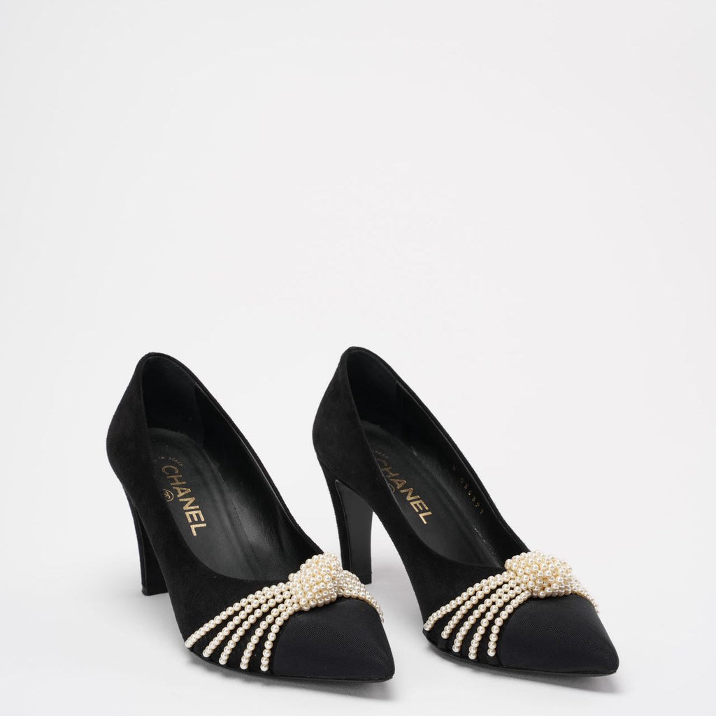 Chanel Black Suede Pearl Grosgrain Pumps size 38½