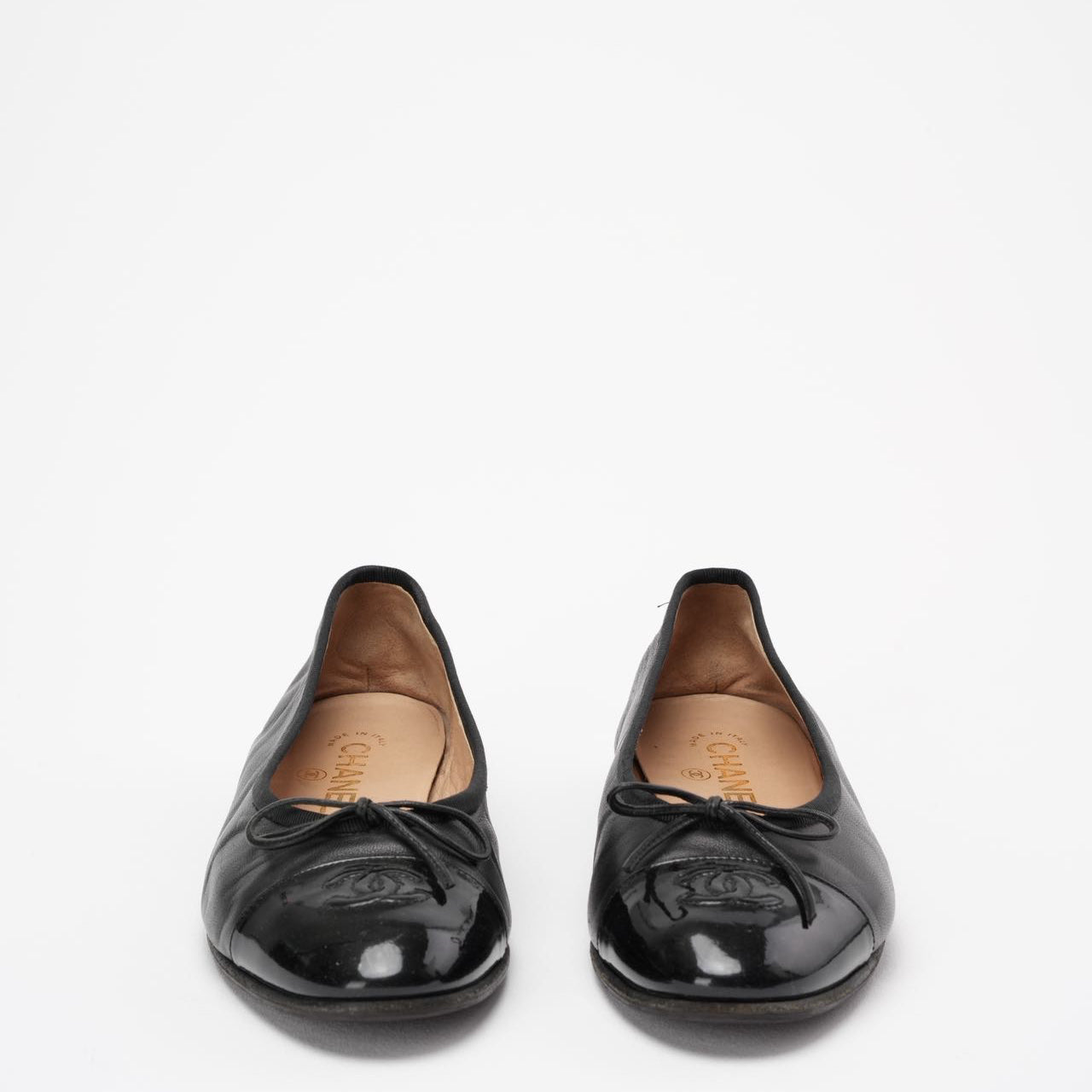 Chanel Black Leather and Patent CC Cap Toe Bow Ballet Flats Size 38 ½