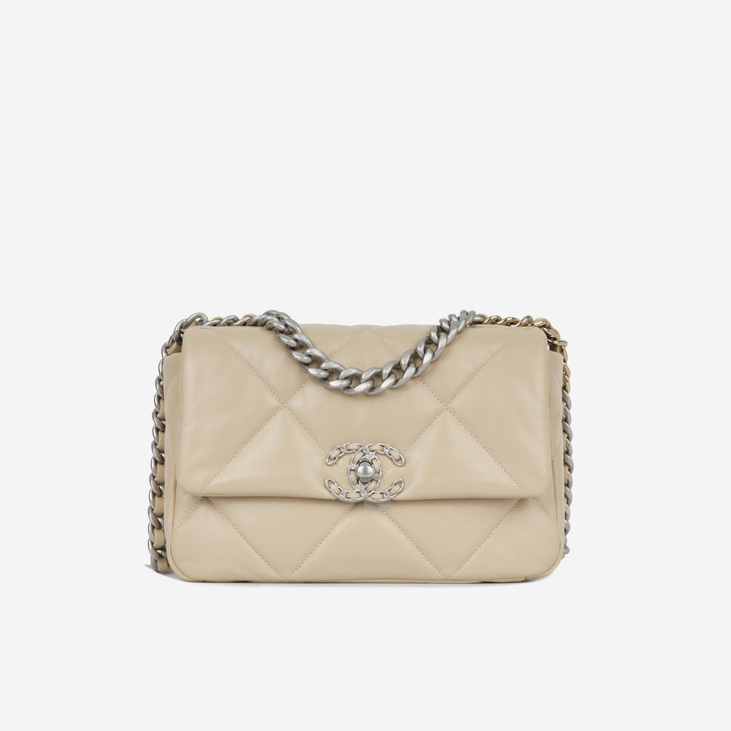 Chanel Chanel 19 - Small