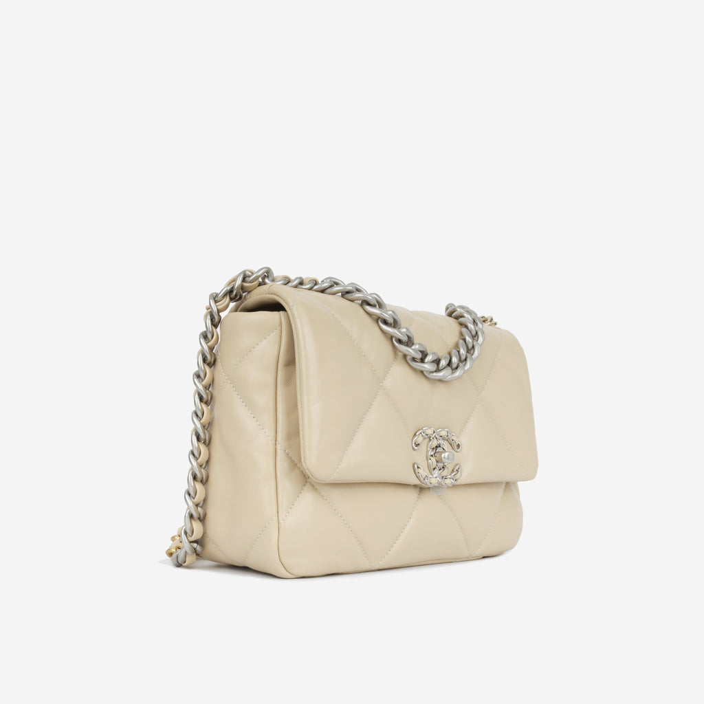 Chanel Chanel 19 - Small