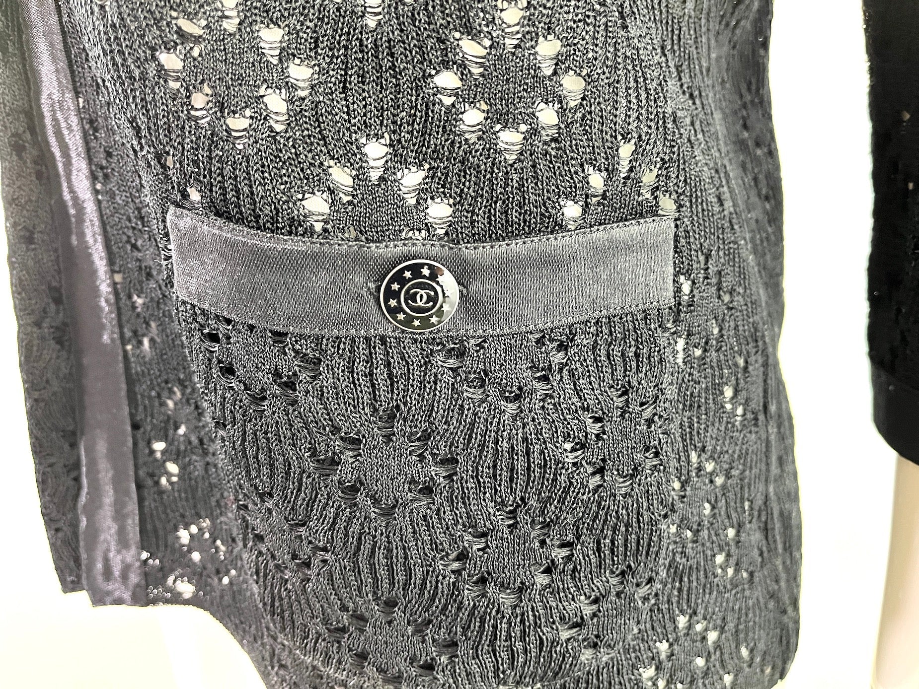 CHANEL Perforated Black Silk Knit Jacket igan 40 M 8
