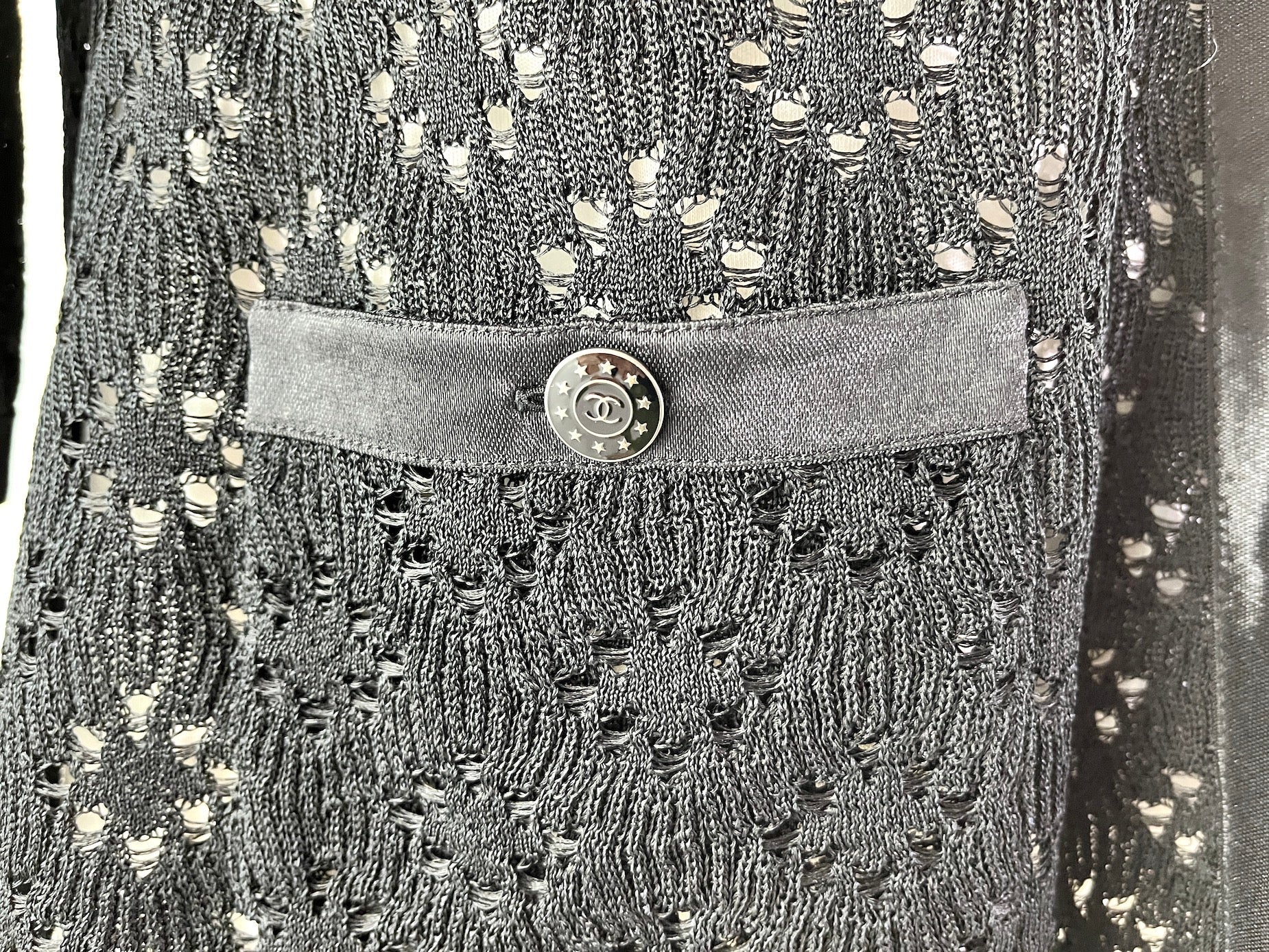 CHANEL Perforated Black Silk Knit Jacket igan 40 M 8
