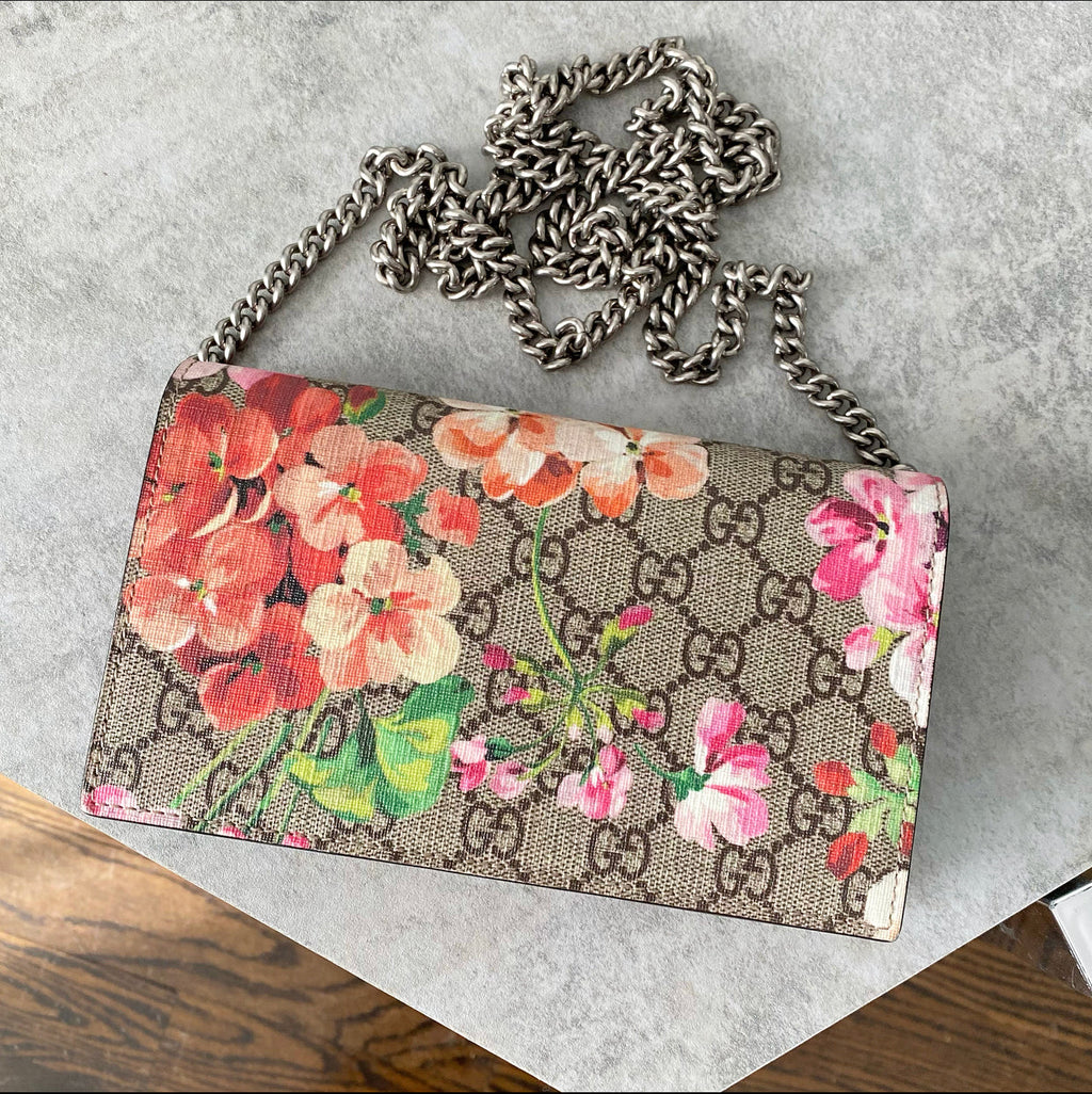 Gucci Blooms Monogram Supreme Pink Floral Wallet on Chain