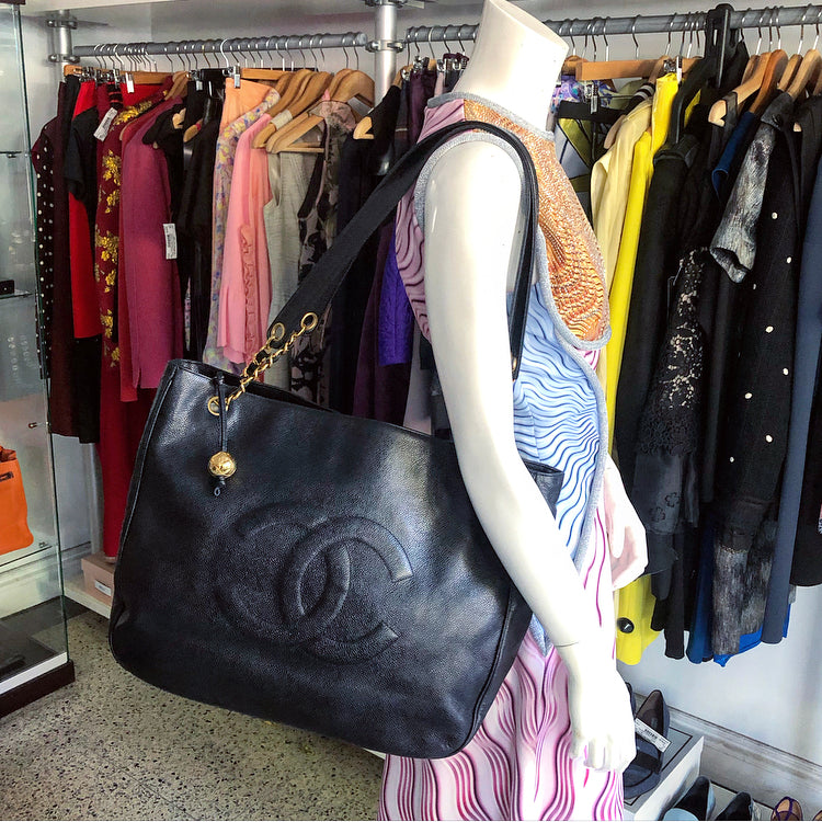 Chanel Vintage 1994 Large Caviar Leather CC Chain Tote Bag
