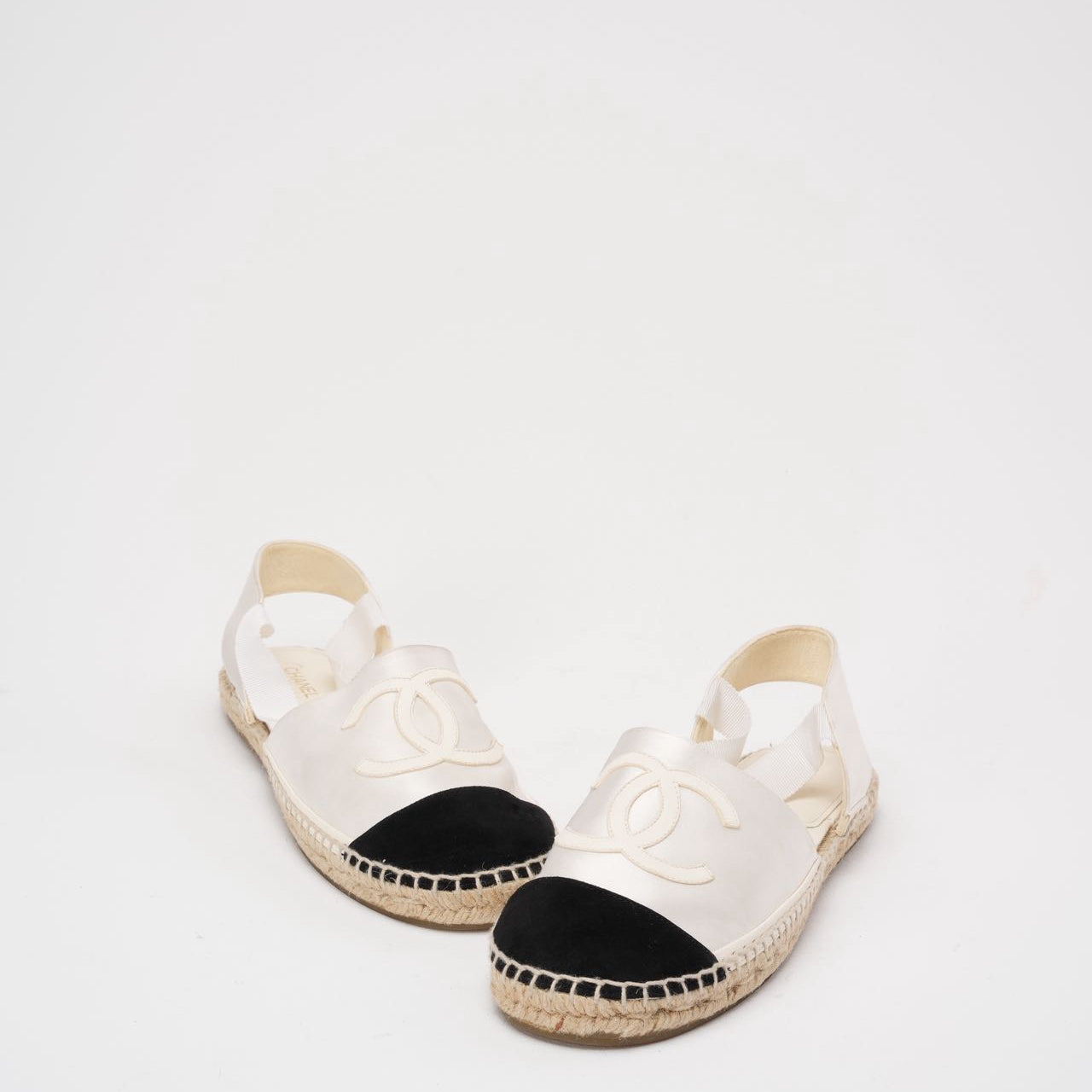 Chanel White/Black Lambskin Cap Toe CC Espadrille 40