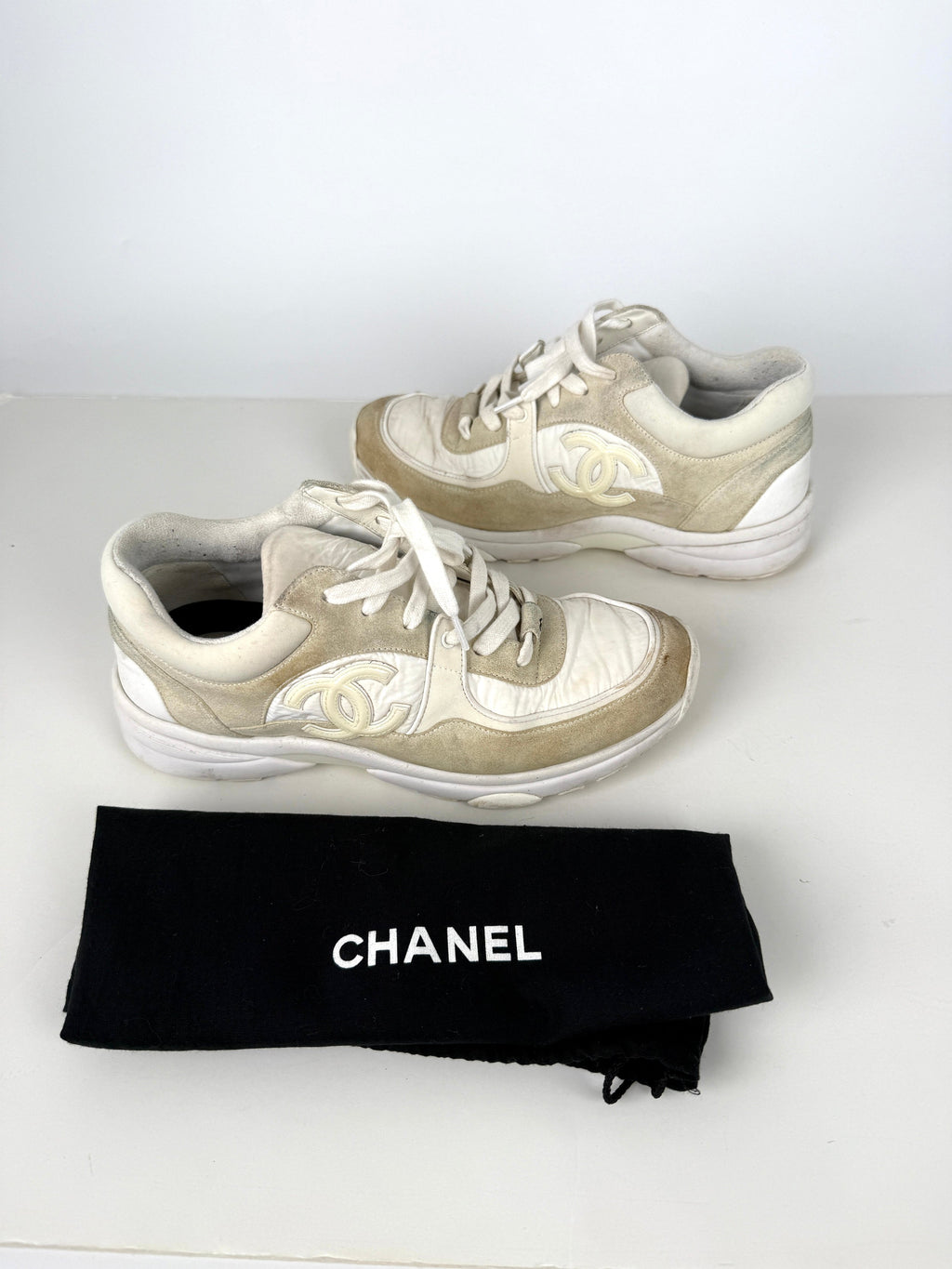 CHANEL White CC Logo Leather Running Classic Sneakers 39, 8