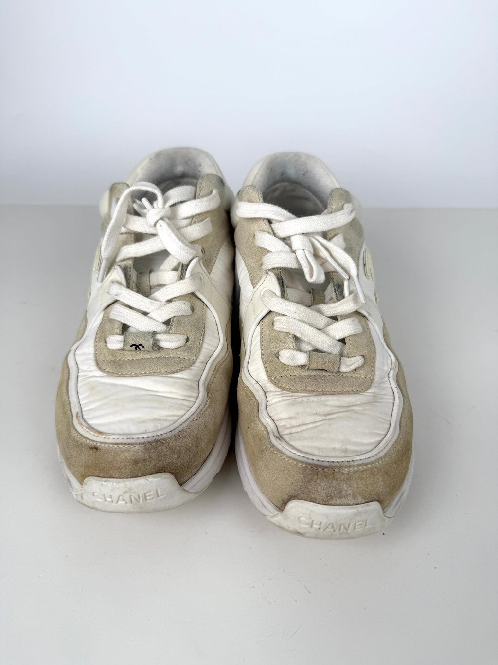 CHANEL White CC Logo Leather Running Classic Sneakers 39, 8