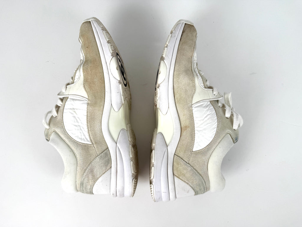 CHANEL White CC Logo Leather Running Classic Sneakers 39, 8