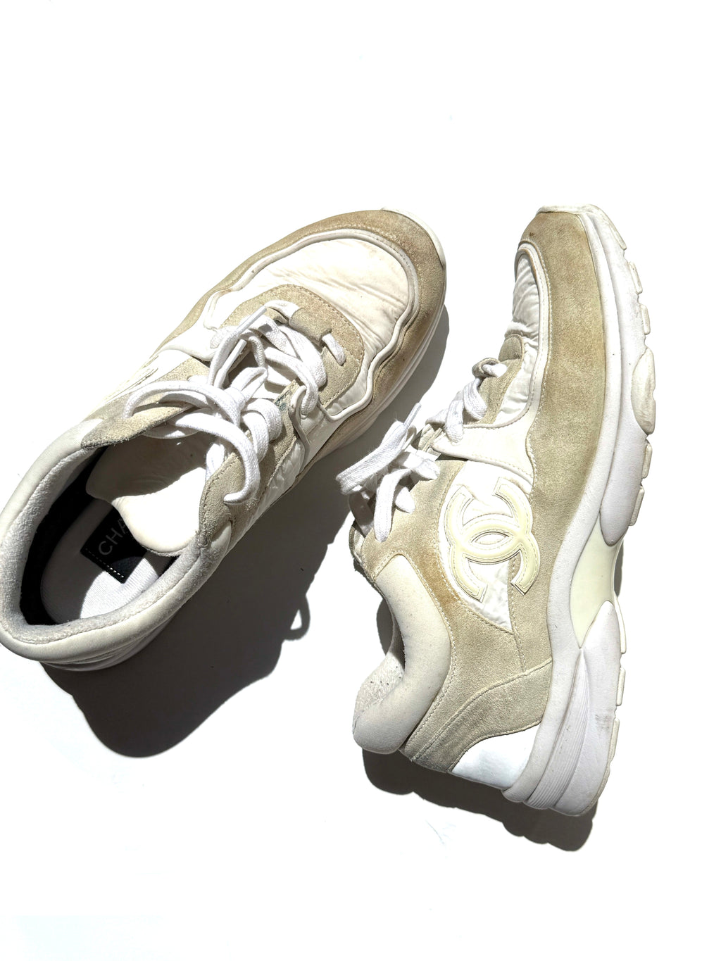 CHANEL White CC Logo Leather Running Classic Sneakers 39, 8