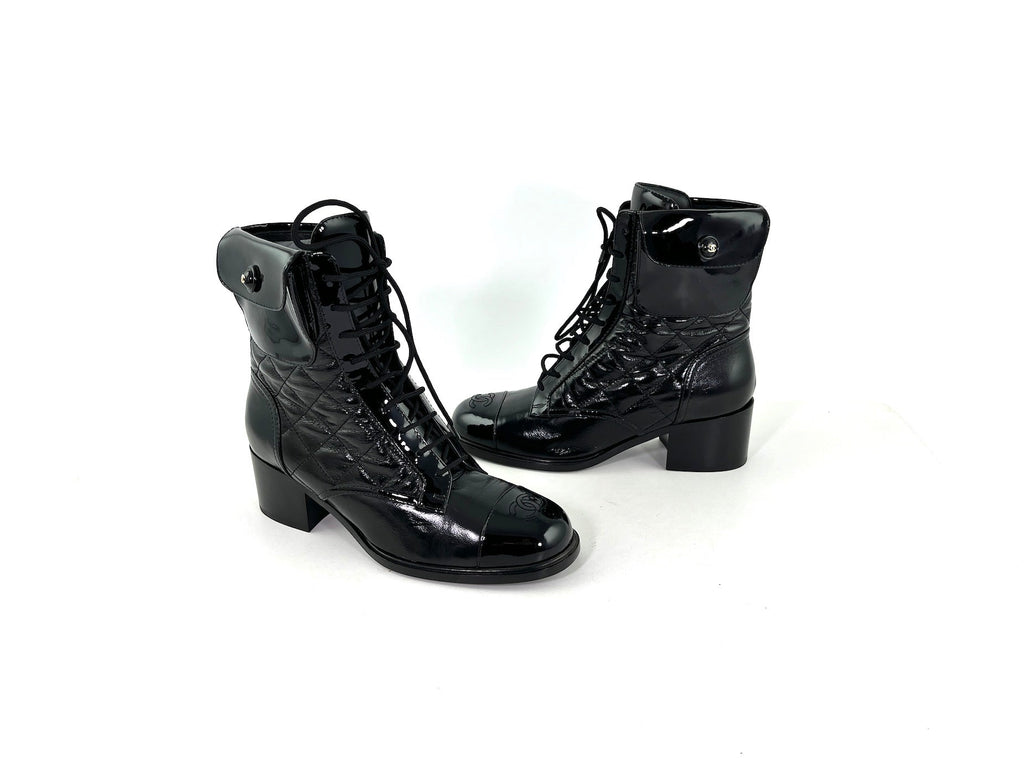 New CHANEL Black Quilted Leather CC Logo Combat Boots 40 9.5