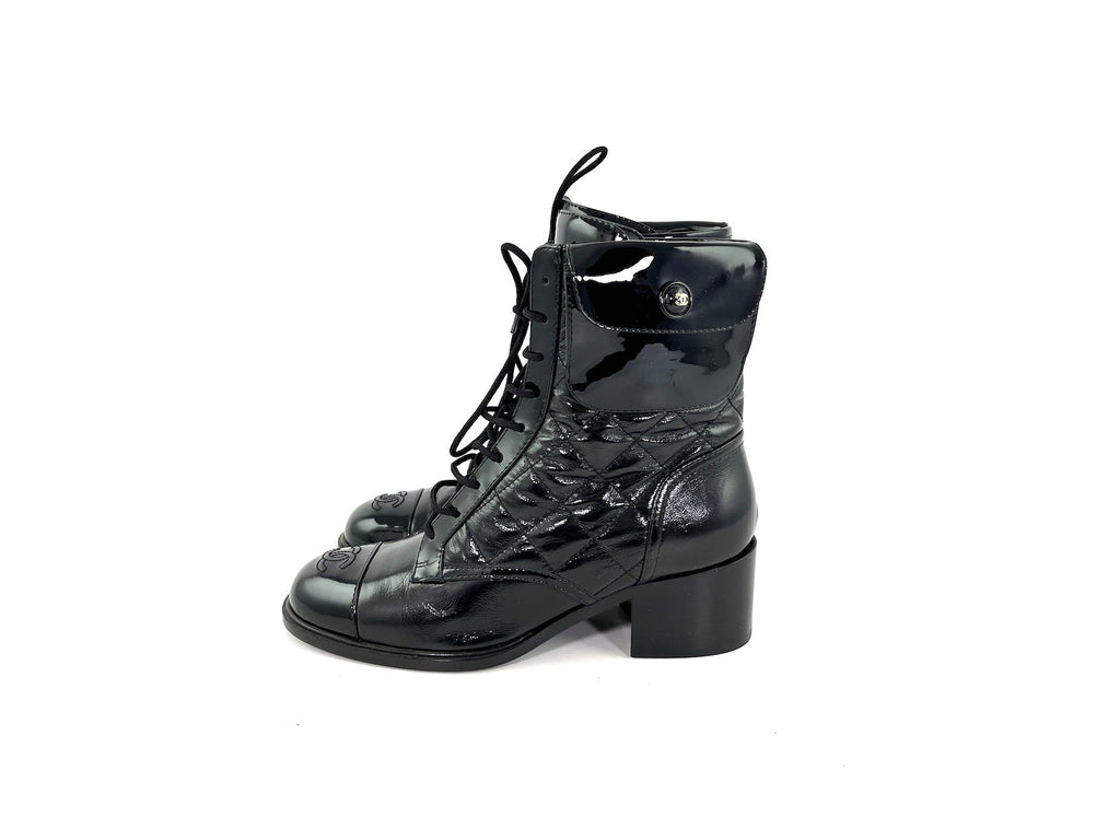 New CHANEL Black Quilted Leather CC Logo Combat Boots 40 9.5