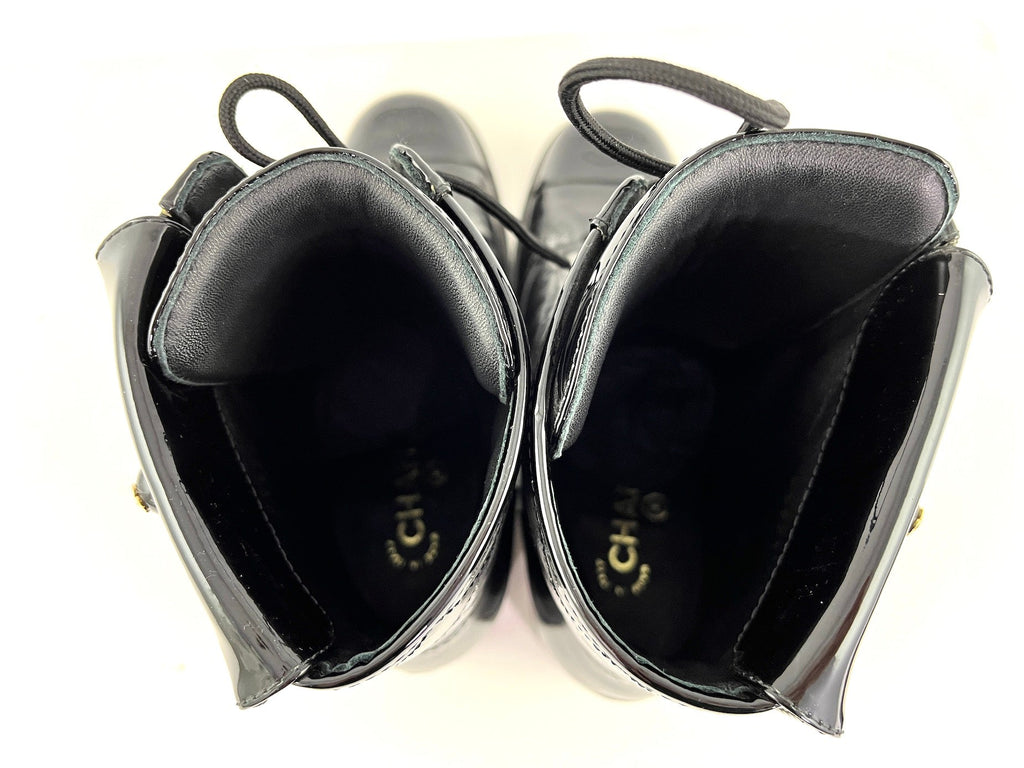New CHANEL Black Quilted Leather CC Logo Combat Boots 40 9.5
