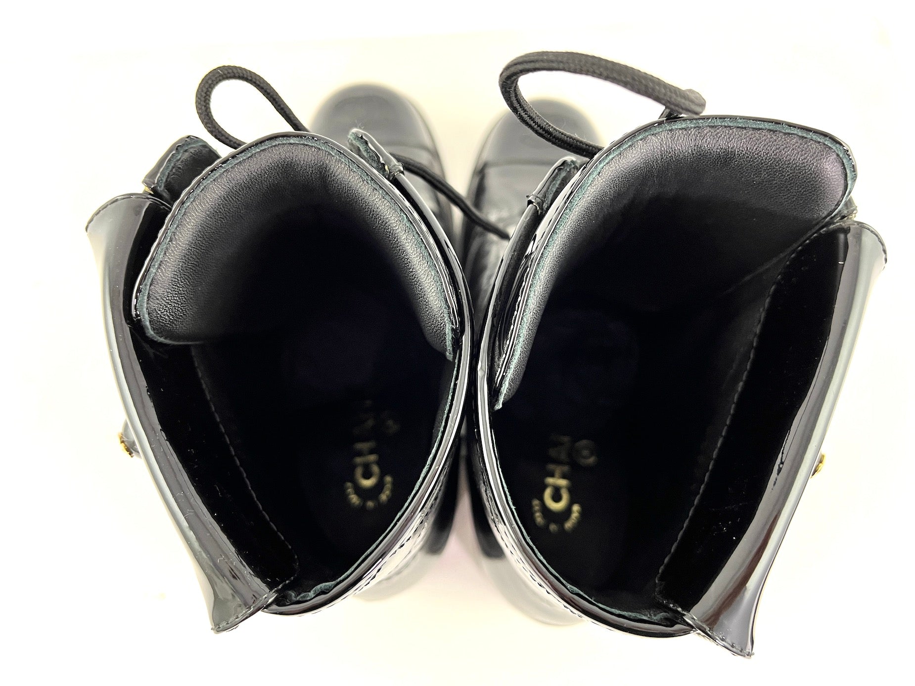 New CHANEL Black Quilted Leather CC Logo Combat Boots 40 9.5