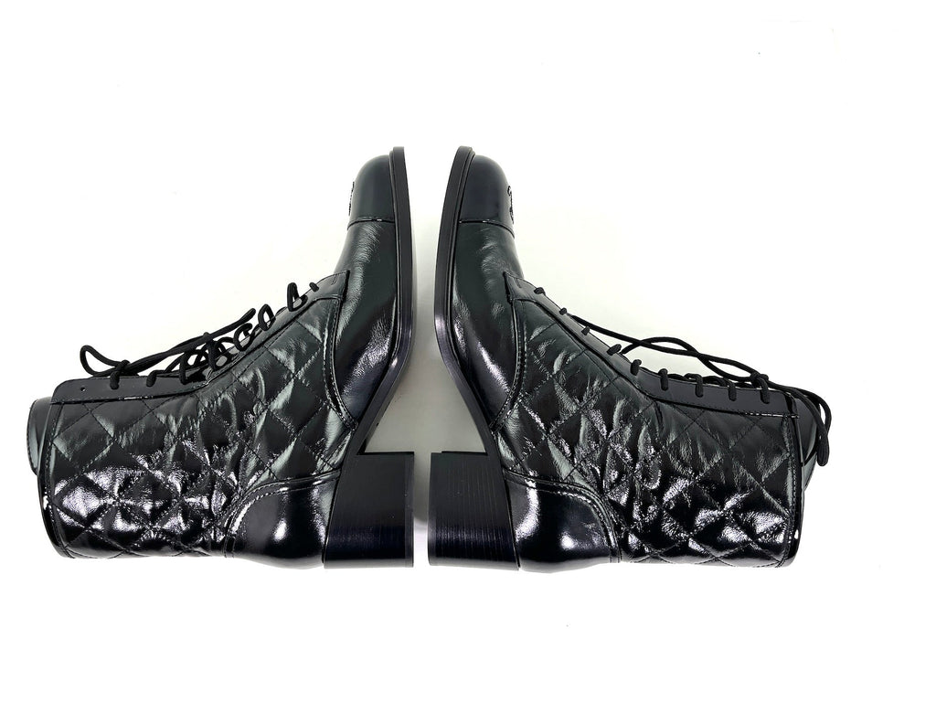 New CHANEL Black Quilted Leather CC Logo Combat Boots 40 9.5