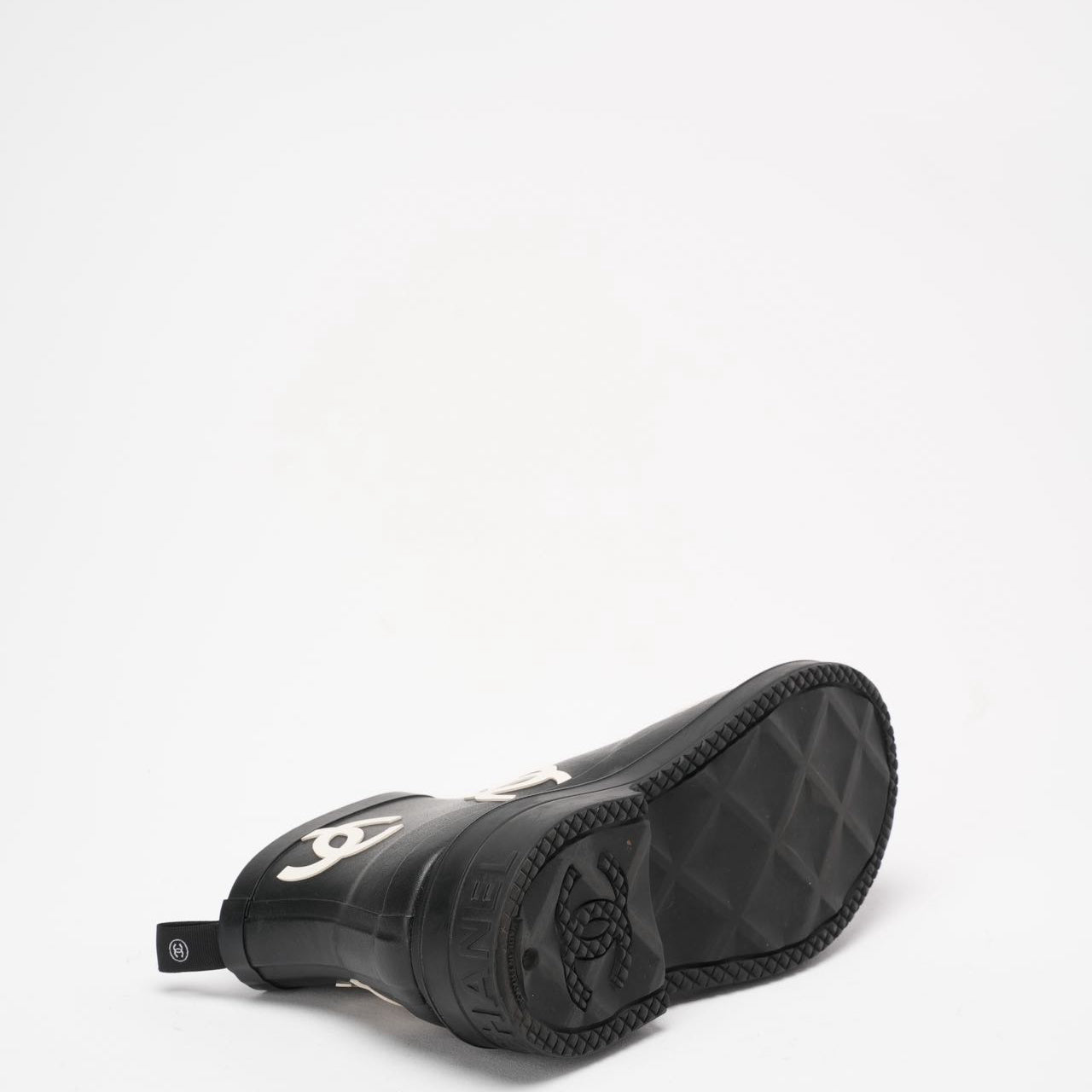 Chanel Black / White CC Caoutchouc Rain Boots Rubber 39