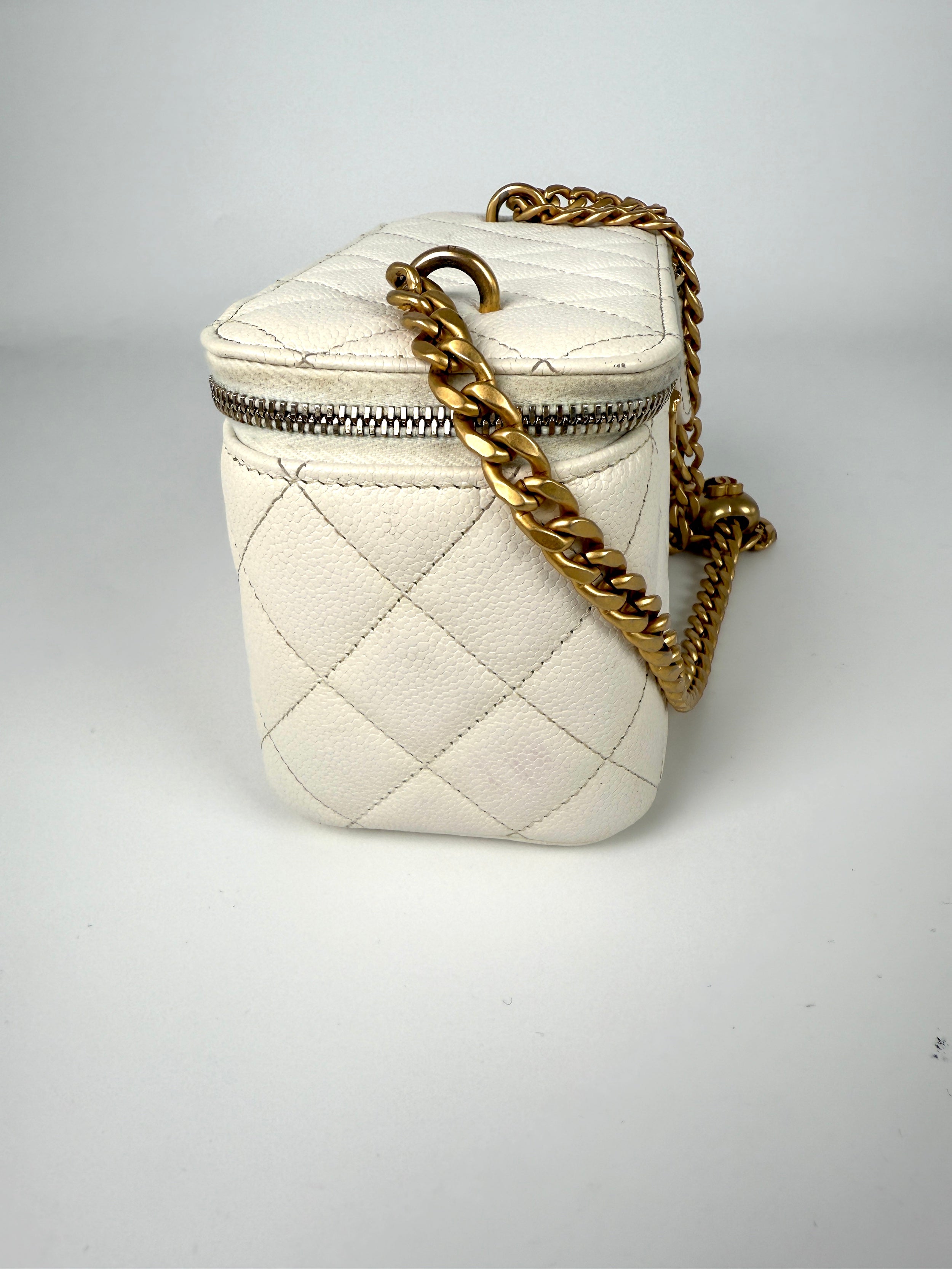 CHANEL White Sweetheart Caviar Vanity Case CC Chain Crossbody Bag