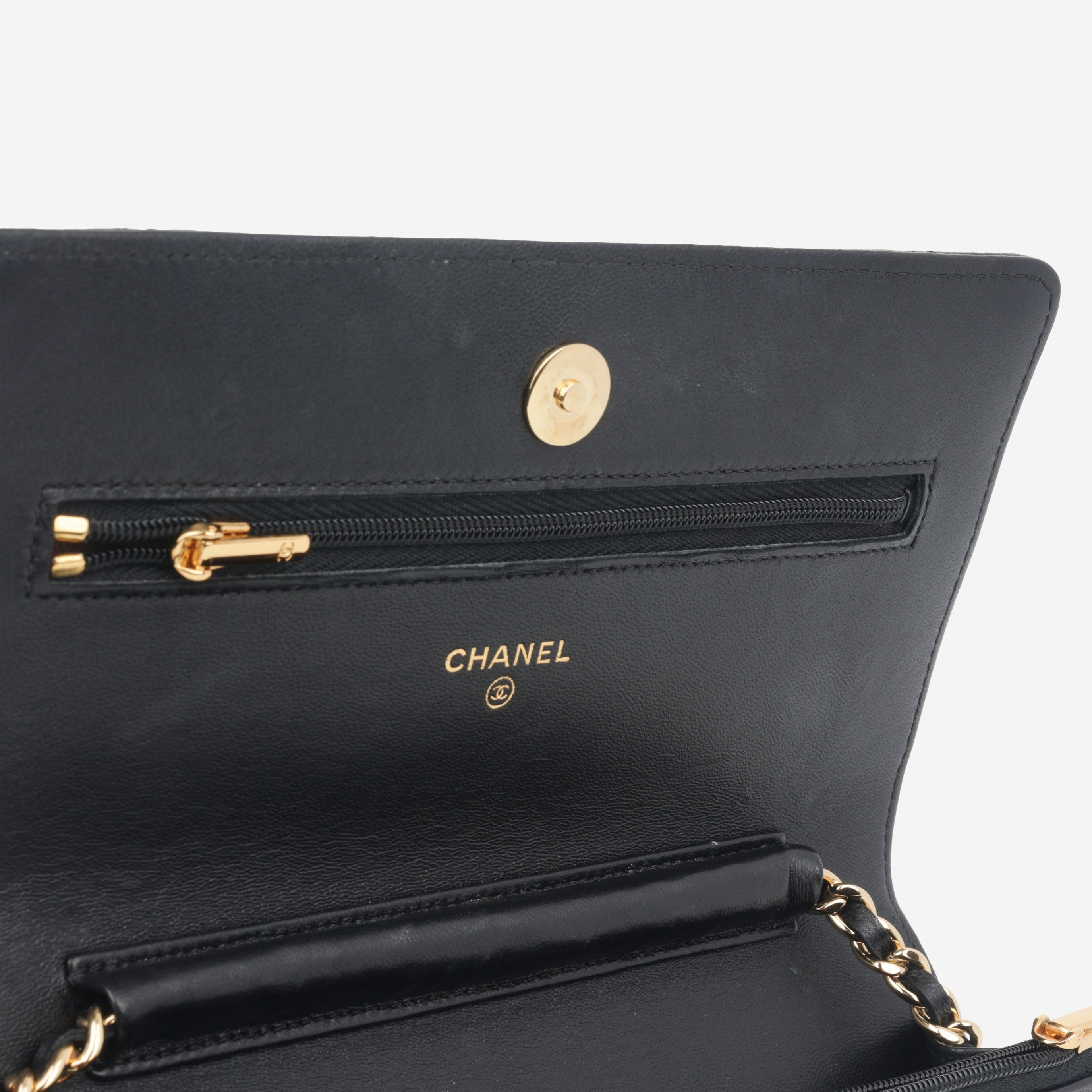 Chanel Classic Wallet on Chain
