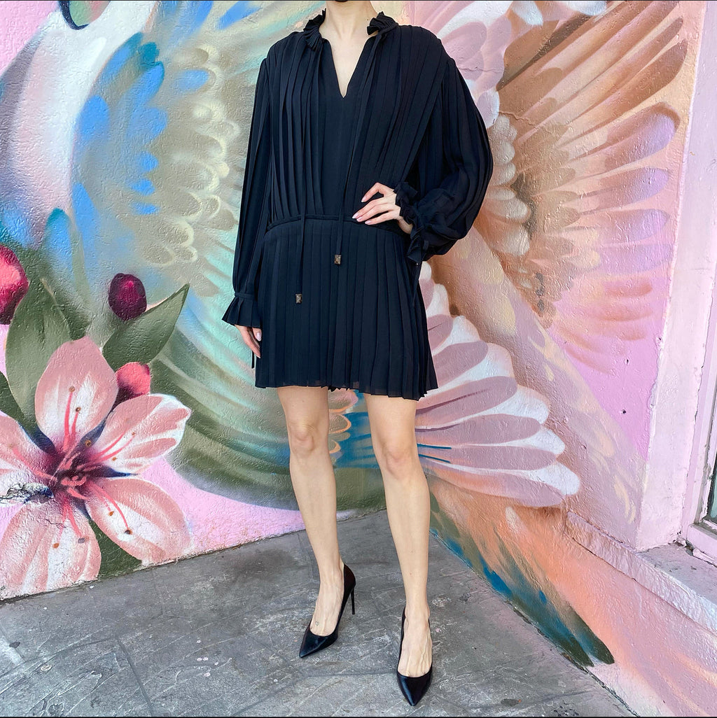 Louis Vuitton Black Silk Pleat Short Shift Dress - FR40 / USA 8