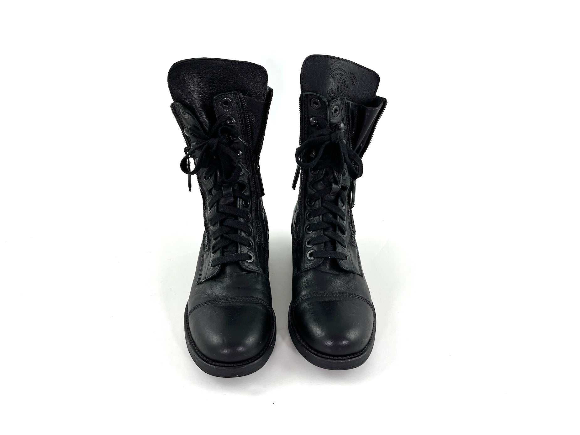 CHANEL Black Quilted Leather Interlocking CC Logo Combat Boots 39 8