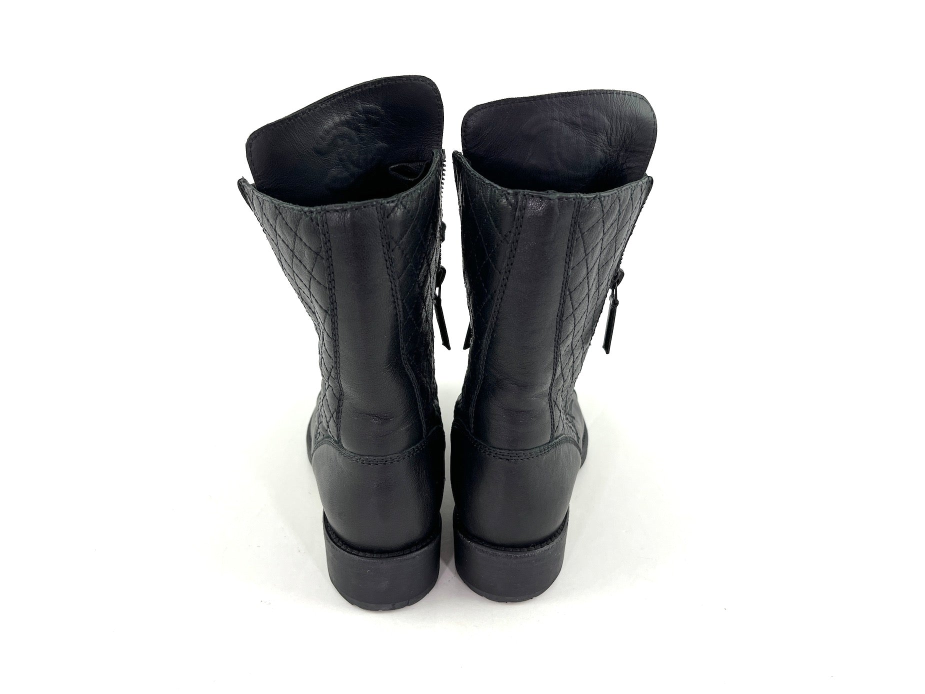 CHANEL Black Quilted Leather Interlocking CC Logo Combat Boots 39 8